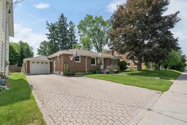 Photo 2 of 124 Brock Street E, Uxbridge — HOMEH