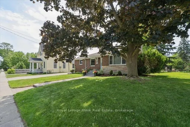 Photo 3 of 124 Brock Street E, Uxbridge — HOMEH