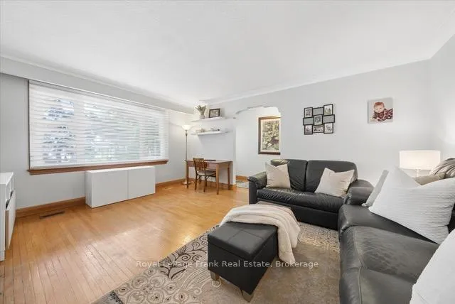 Photo 6 of 124 Brock Street E, Uxbridge — HOMEH