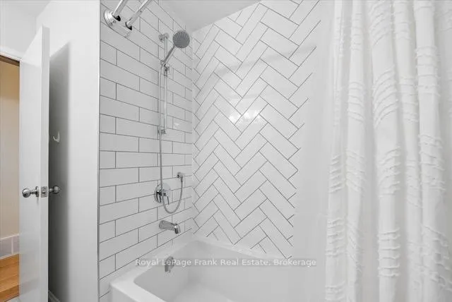Photo 19 of 124 Brock Street E, Uxbridge — HOMEH