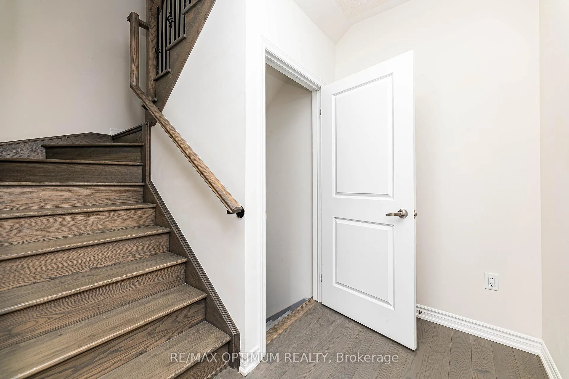 Photo 38 of 63 Minnock Street, Caledon, Rural Caledon — HOMEH