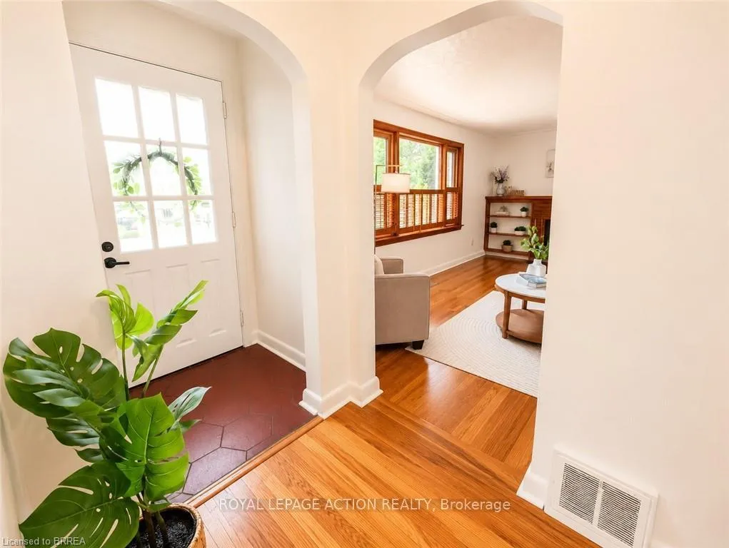 Photo 3 of 63 Hill Avenue, Brantford — HOMEH