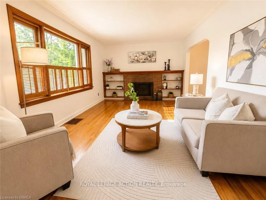 Photo 4 of 63 Hill Avenue, Brantford — HOMEH
