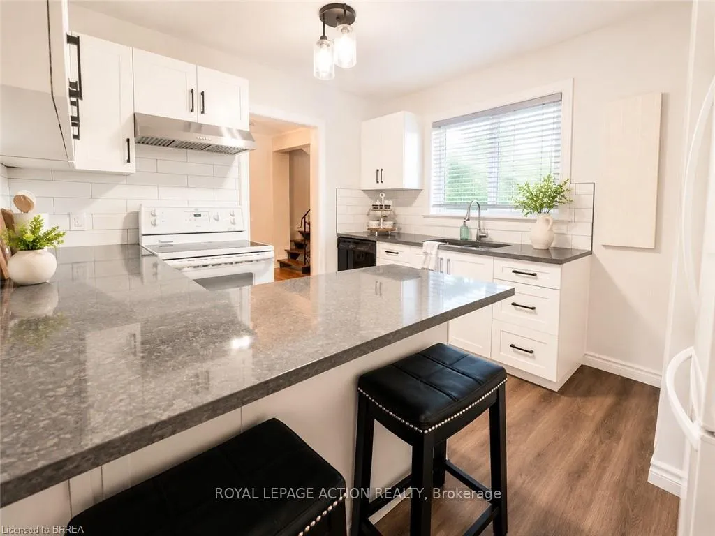 Photo 8 of 63 Hill Avenue, Brantford — HOMEH