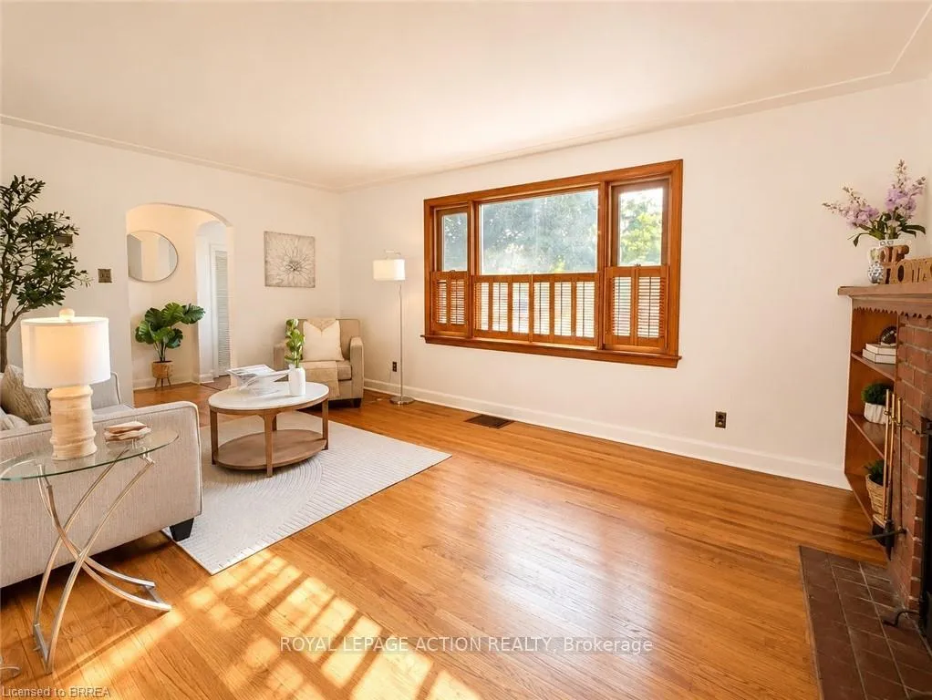 Photo 12 of 63 Hill Avenue, Brantford — HOMEH