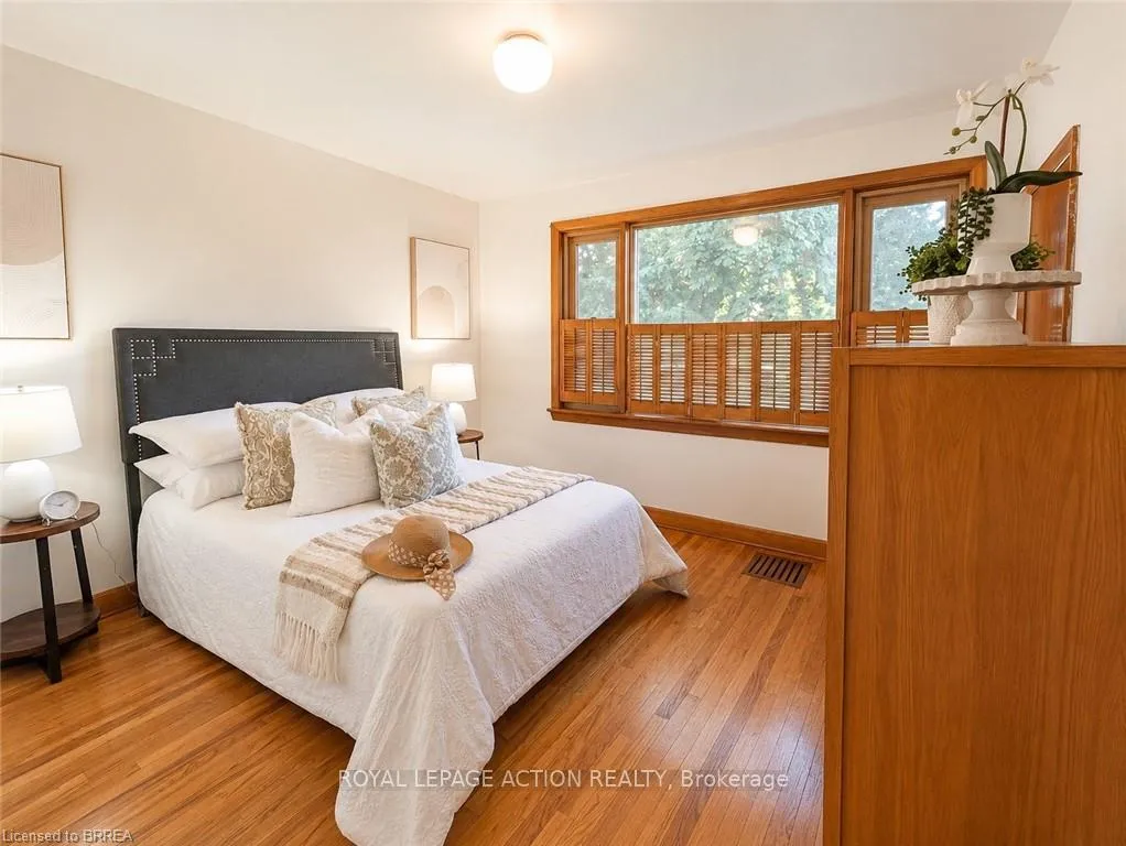 Photo 13 of 63 Hill Avenue, Brantford — HOMEH