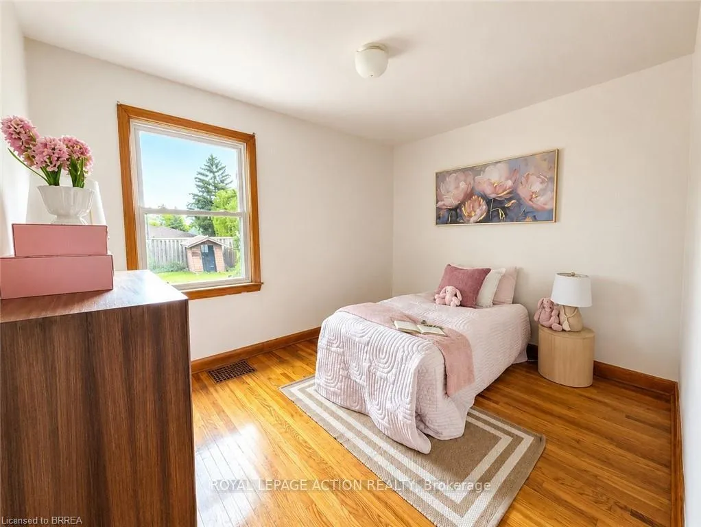 Photo 19 of 63 Hill Avenue, Brantford — HOMEH