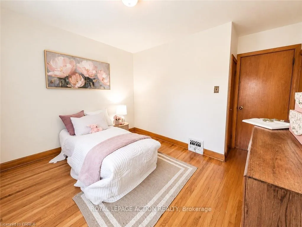Photo 20 of 63 Hill Avenue, Brantford — HOMEH