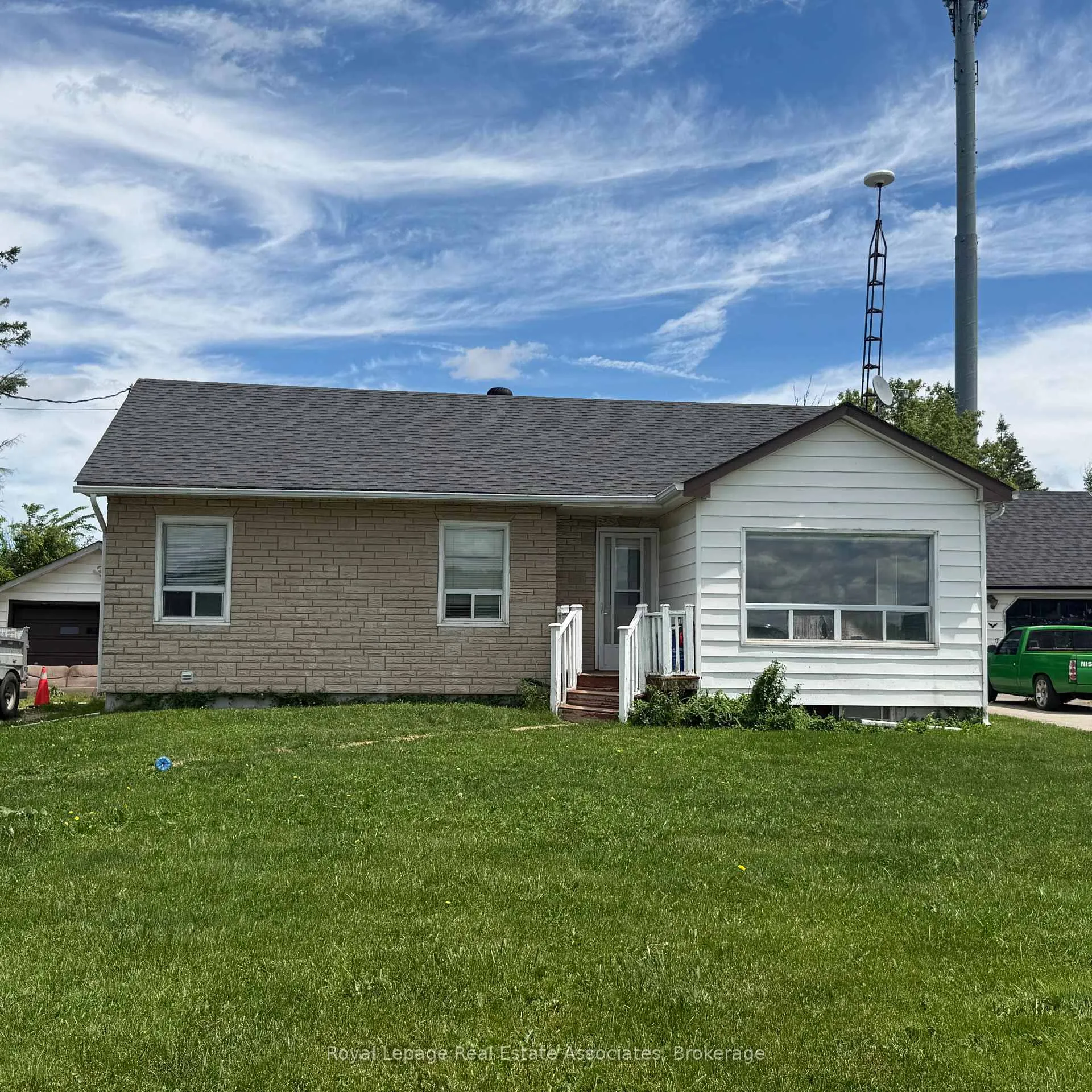 Photo 1 of Unit Upper Level, 13469 Highway 7, Halton Hills, Rural Halton Hills — HOMEH