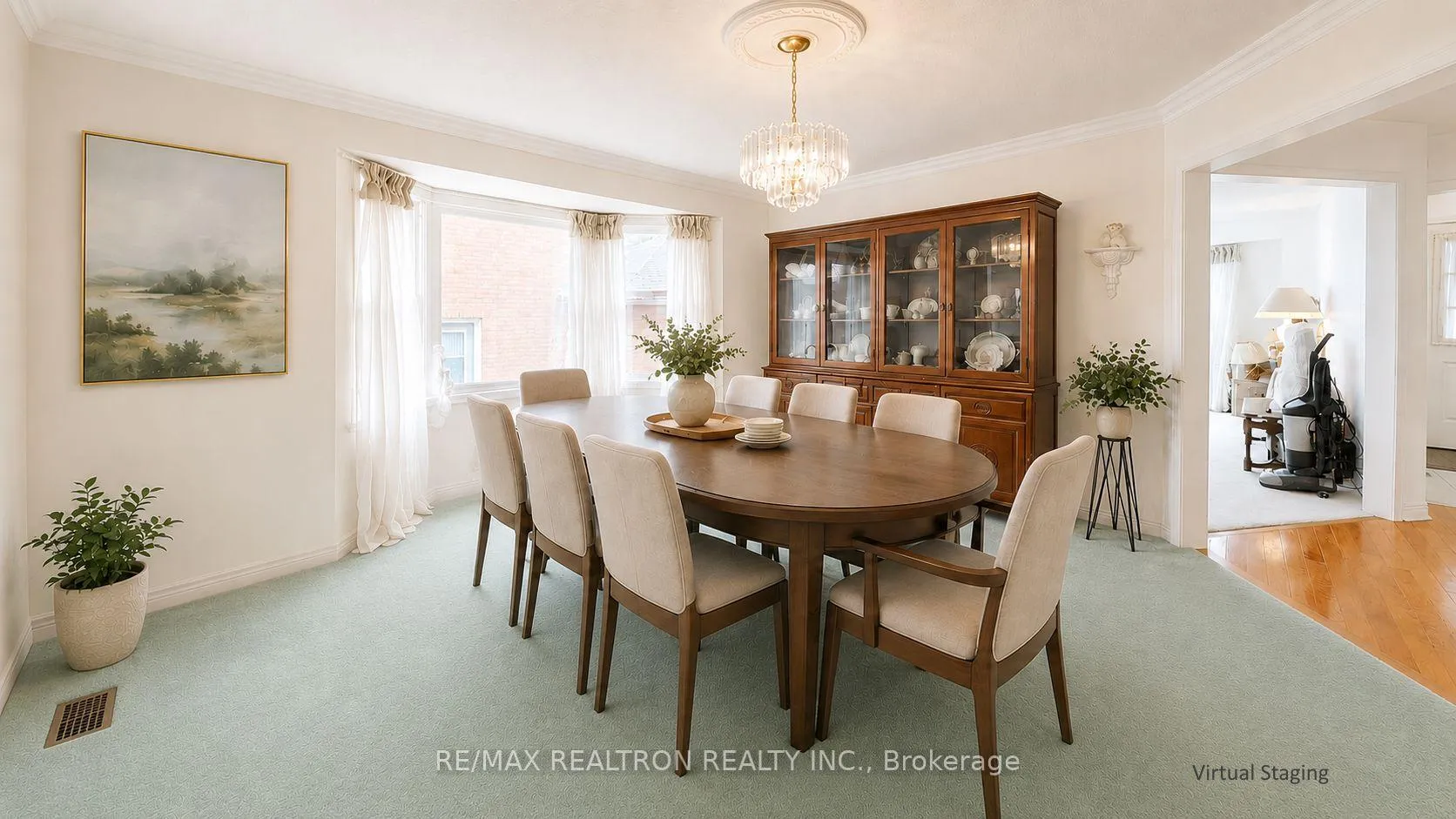 Photo 10 of 47 Central Park Drive, Markham, Markville — HOMEH