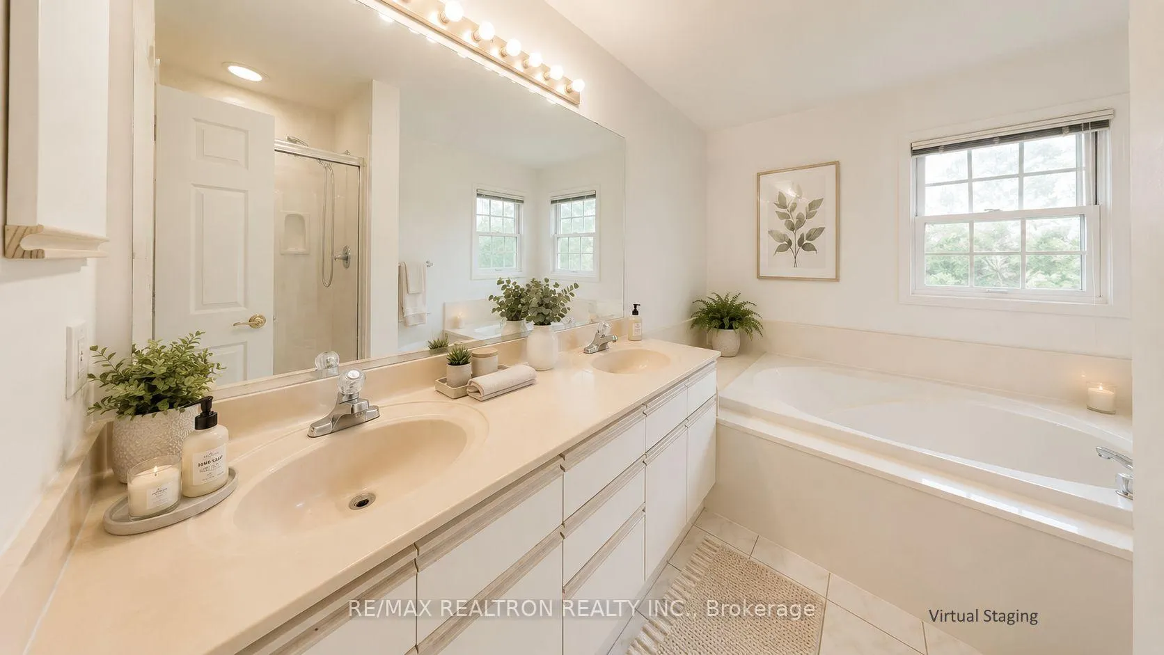 Photo 14 of 47 Central Park Drive, Markham, Markville — HOMEH