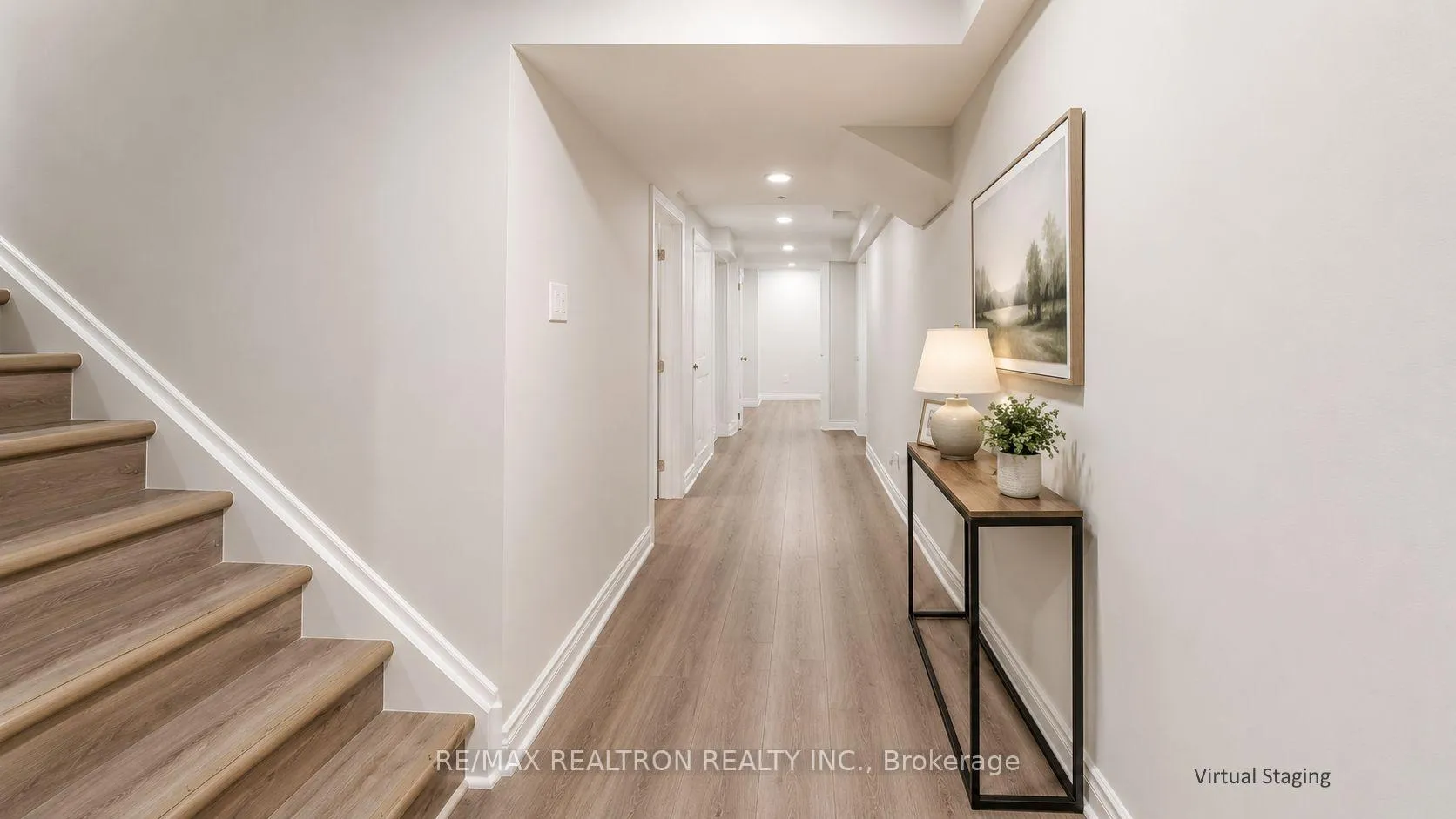 Photo 22 of 47 Central Park Drive, Markham, Markville — HOMEH