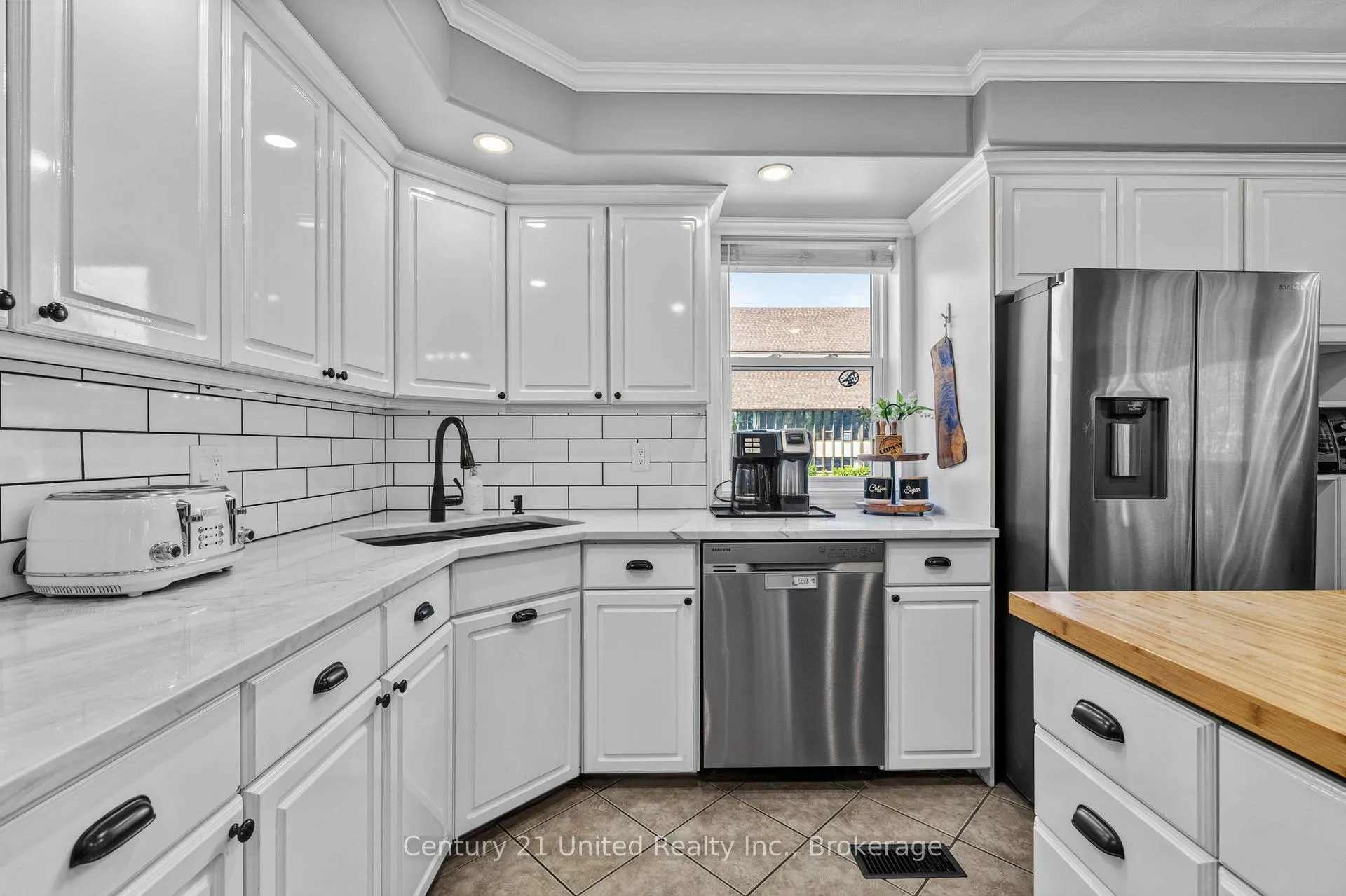 Photo 9 of 359 Mcgill Street, Peterborough, Otonabee Ward 1 — HOMEH