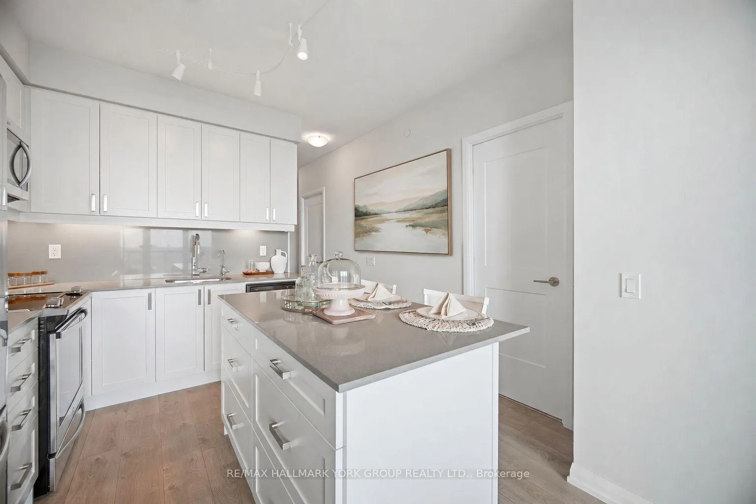Photo 1 of Unit 2117, 7895 Jane Street, Vaughan, Concord — HOMEH