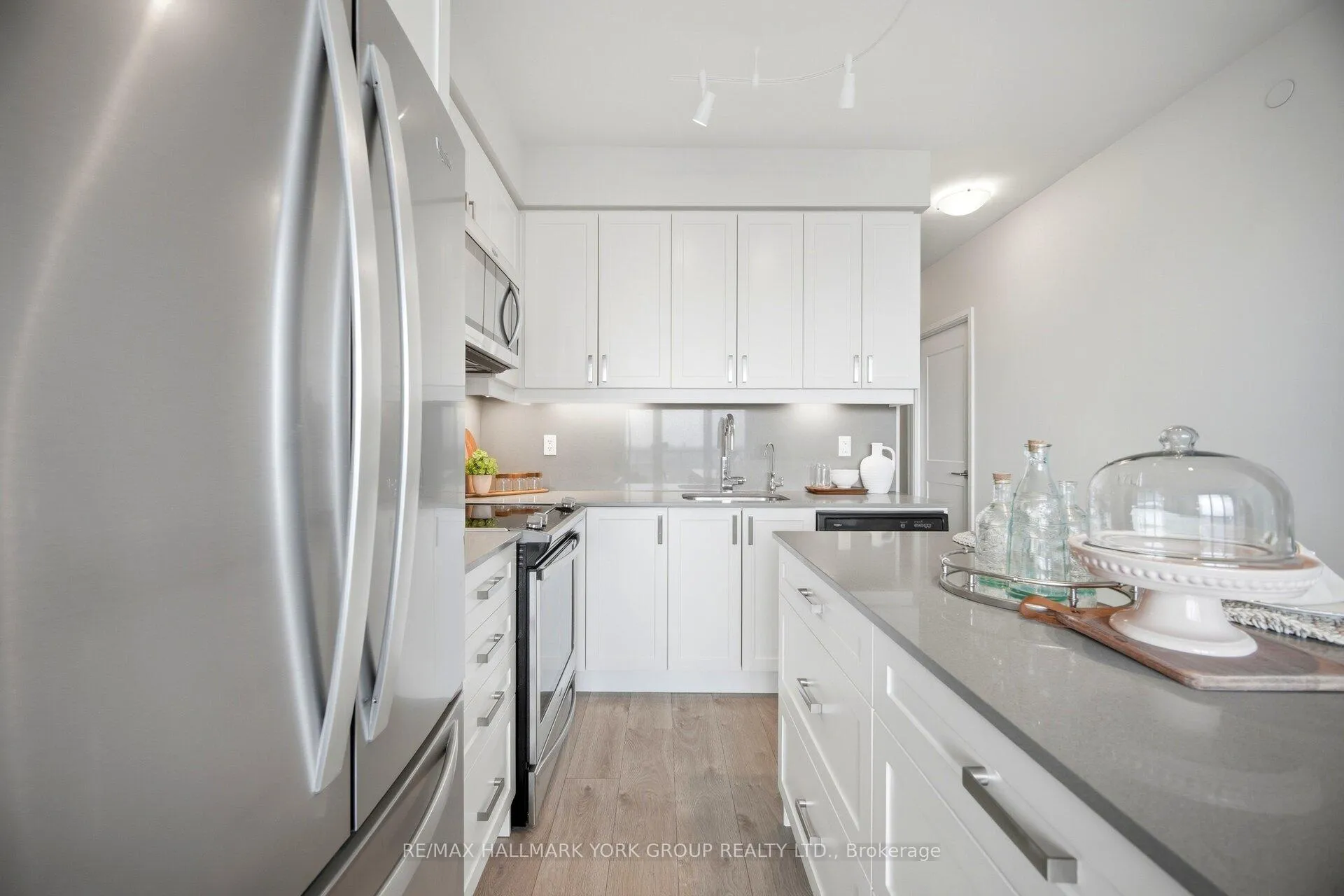 Photo 6 of Unit 2117, 7895 Jane Street, Vaughan, Concord — HOMEH