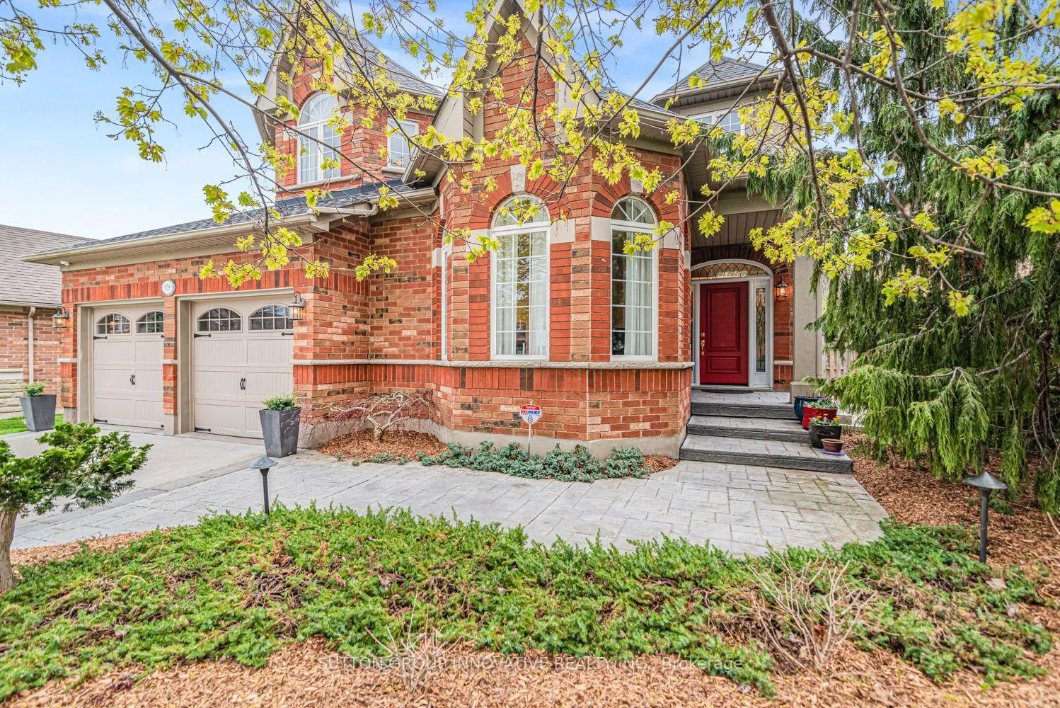 Photo 2 of 178 Valmont Court, Hamilton, Ancaster — HOMEH