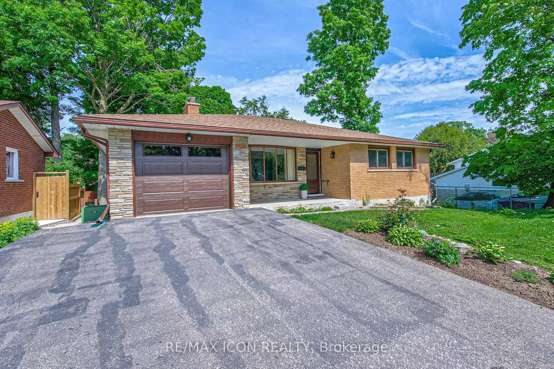 Photo 2 of 598 Glen Forrest Boulevard, Waterloo — HOMEH