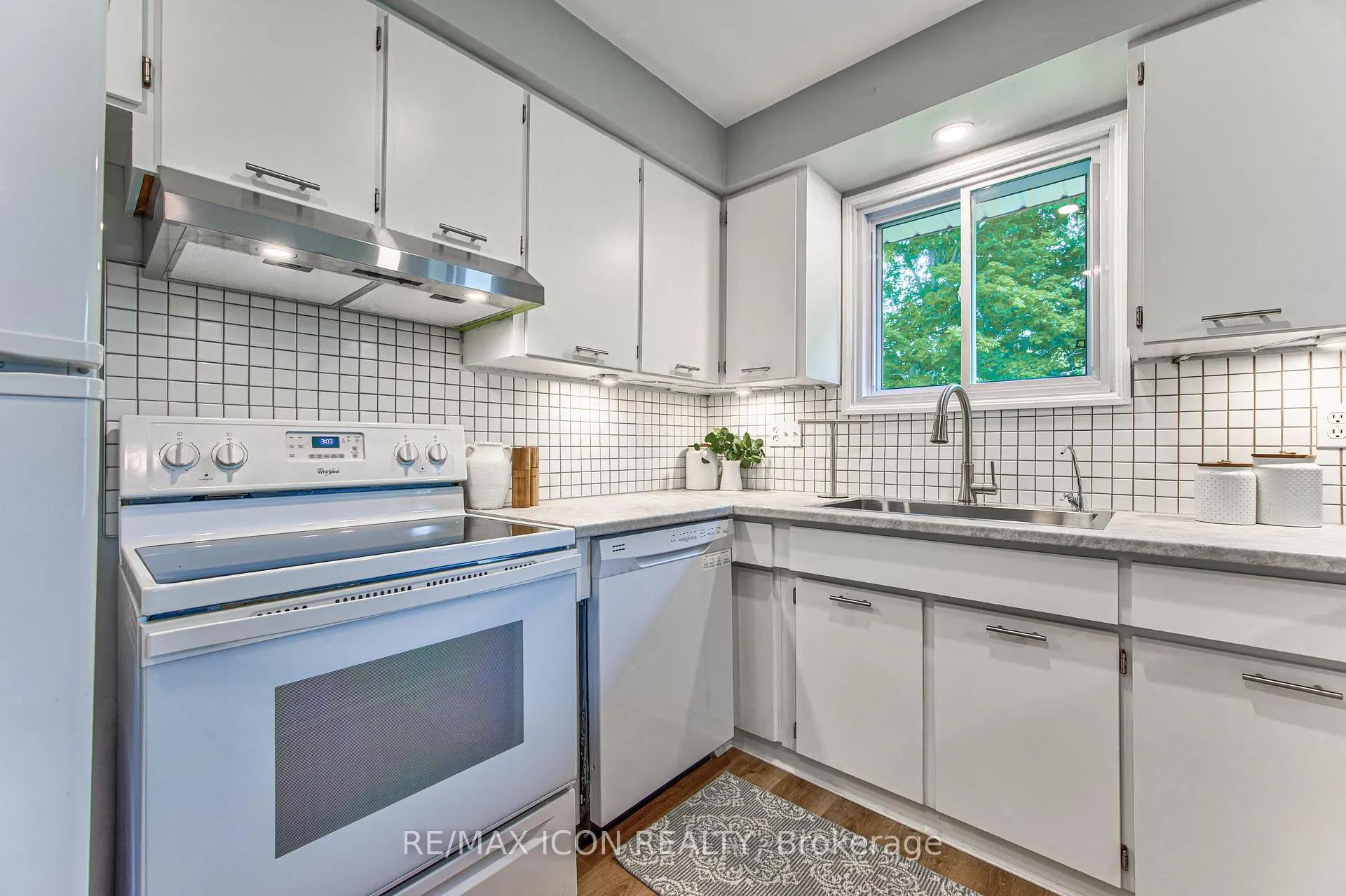 Photo 6 of 598 Glen Forrest Boulevard, Waterloo — HOMEH