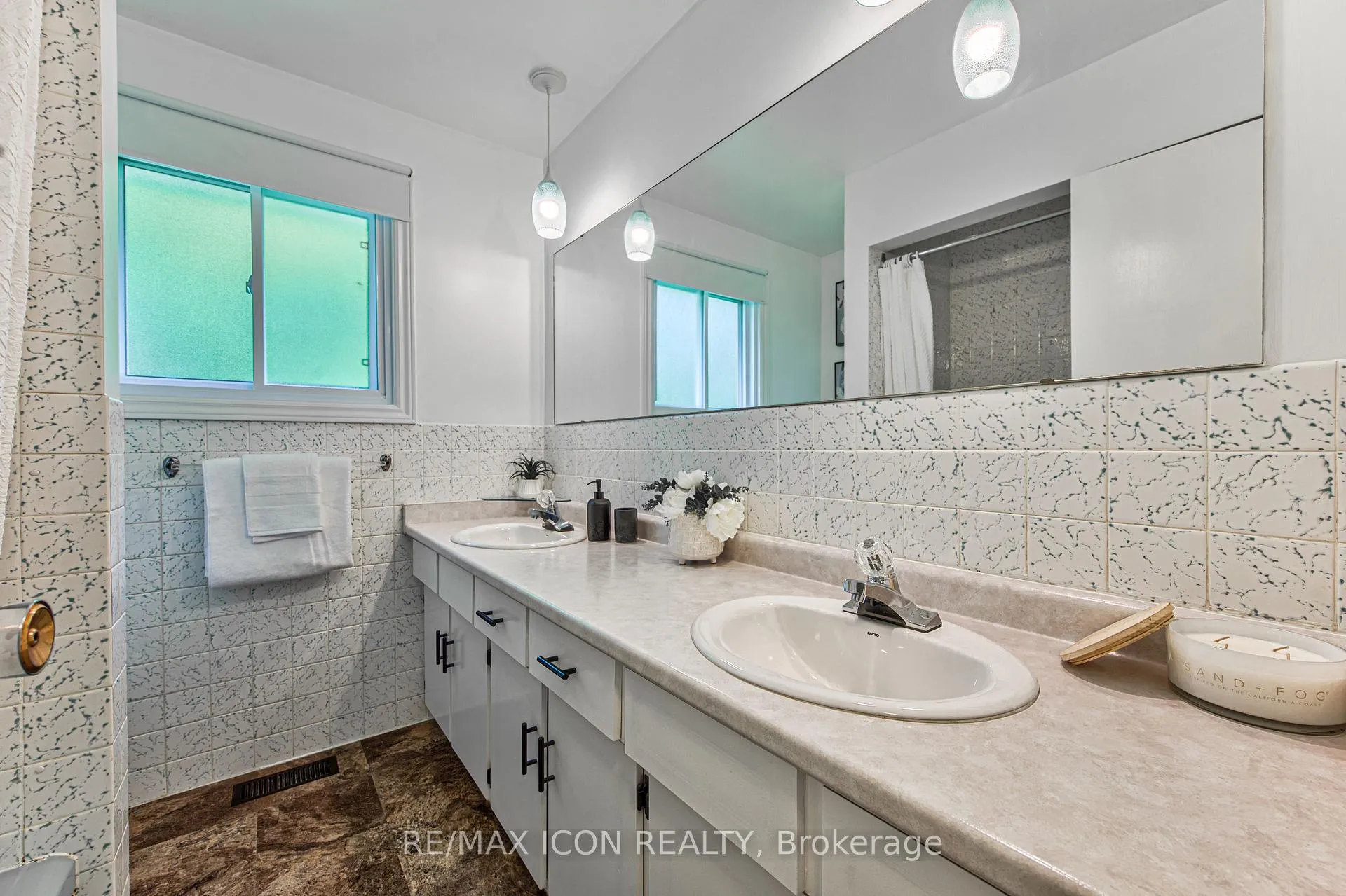 Photo 7 of 598 Glen Forrest Boulevard, Waterloo — HOMEH
