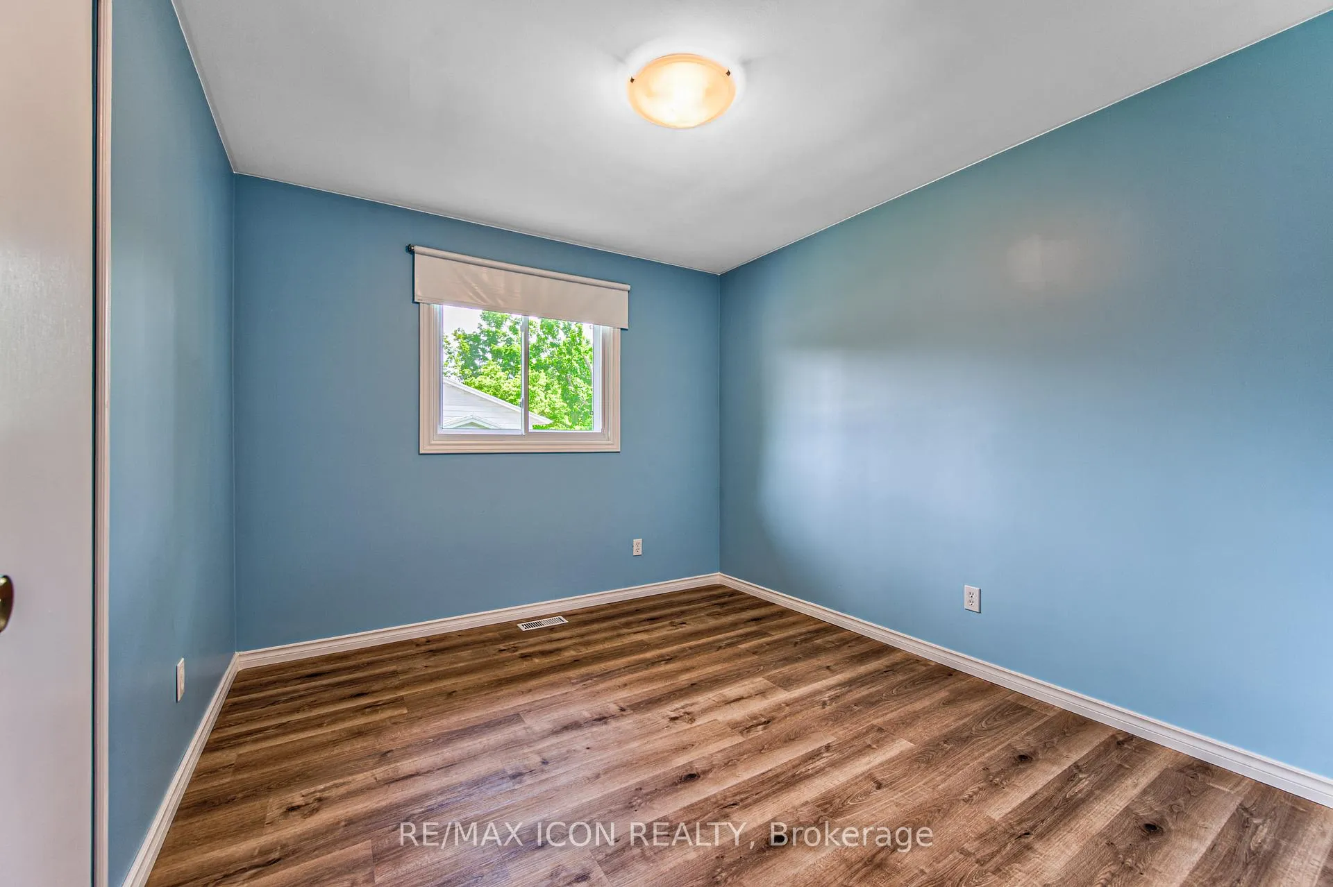 Photo 9 of 598 Glen Forrest Boulevard, Waterloo — HOMEH