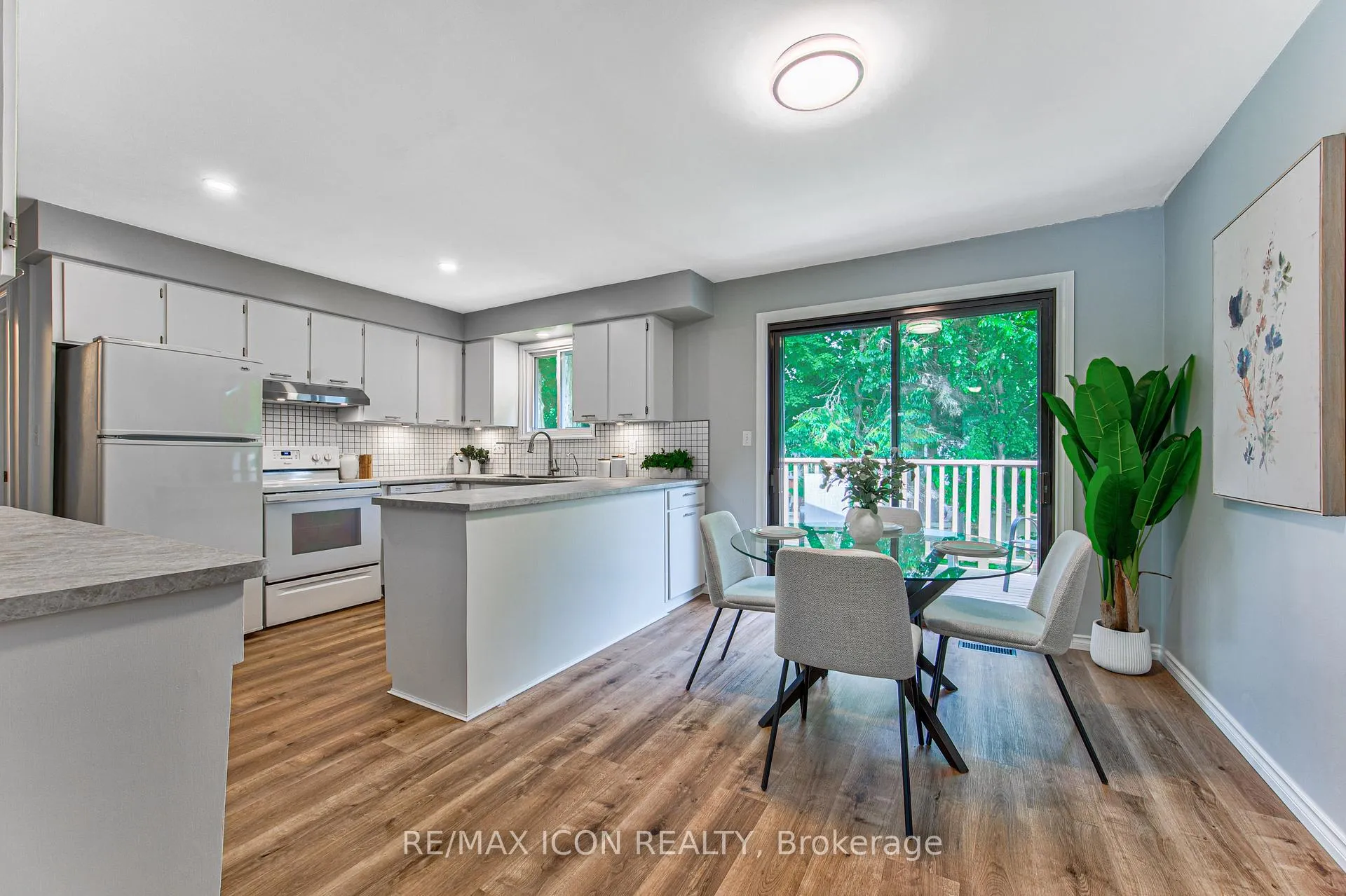 Photo 19 of 598 Glen Forrest Boulevard, Waterloo — HOMEH