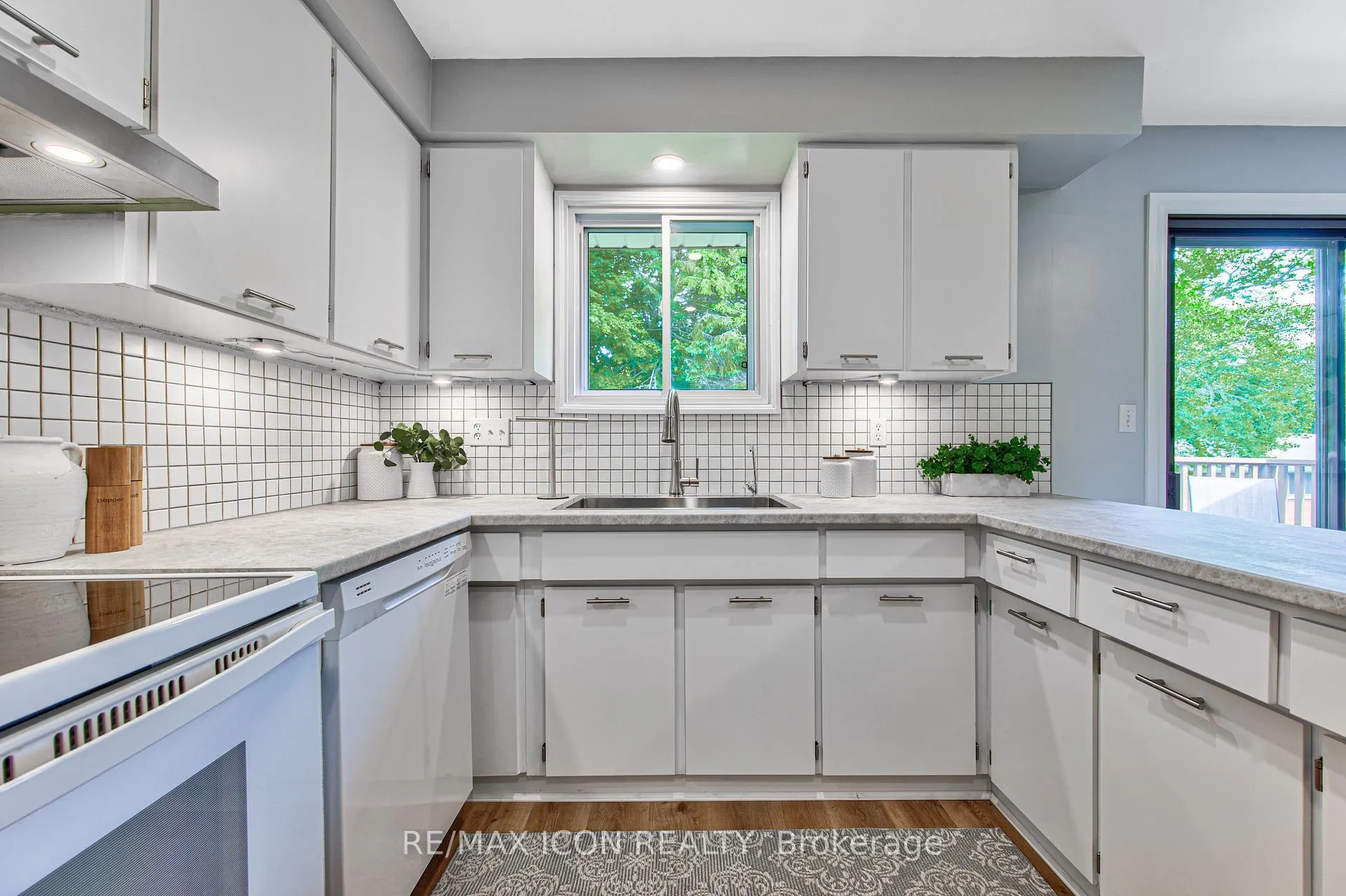 Photo 22 of 598 Glen Forrest Boulevard, Waterloo — HOMEH