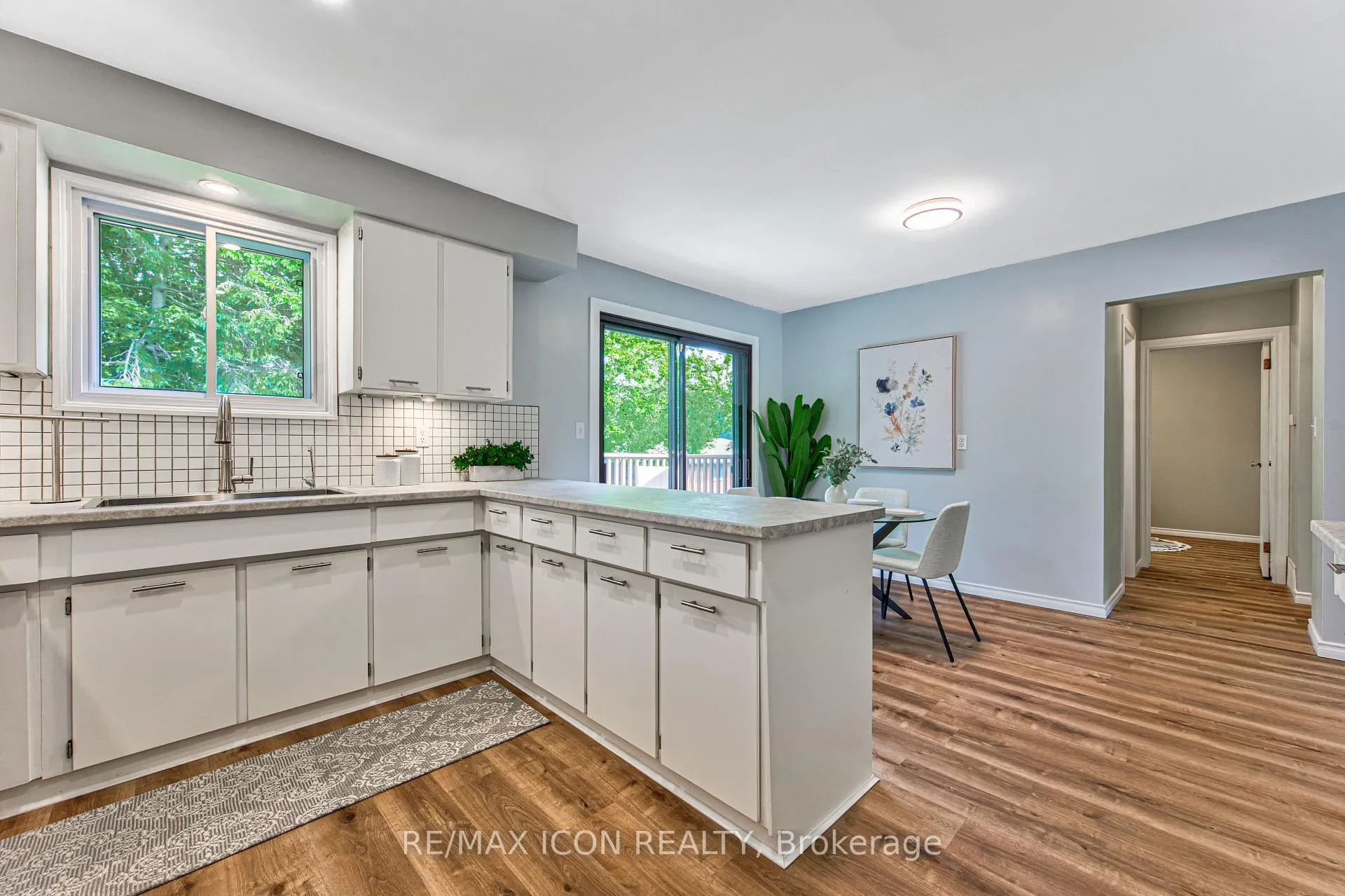 Photo 25 of 598 Glen Forrest Boulevard, Waterloo — HOMEH
