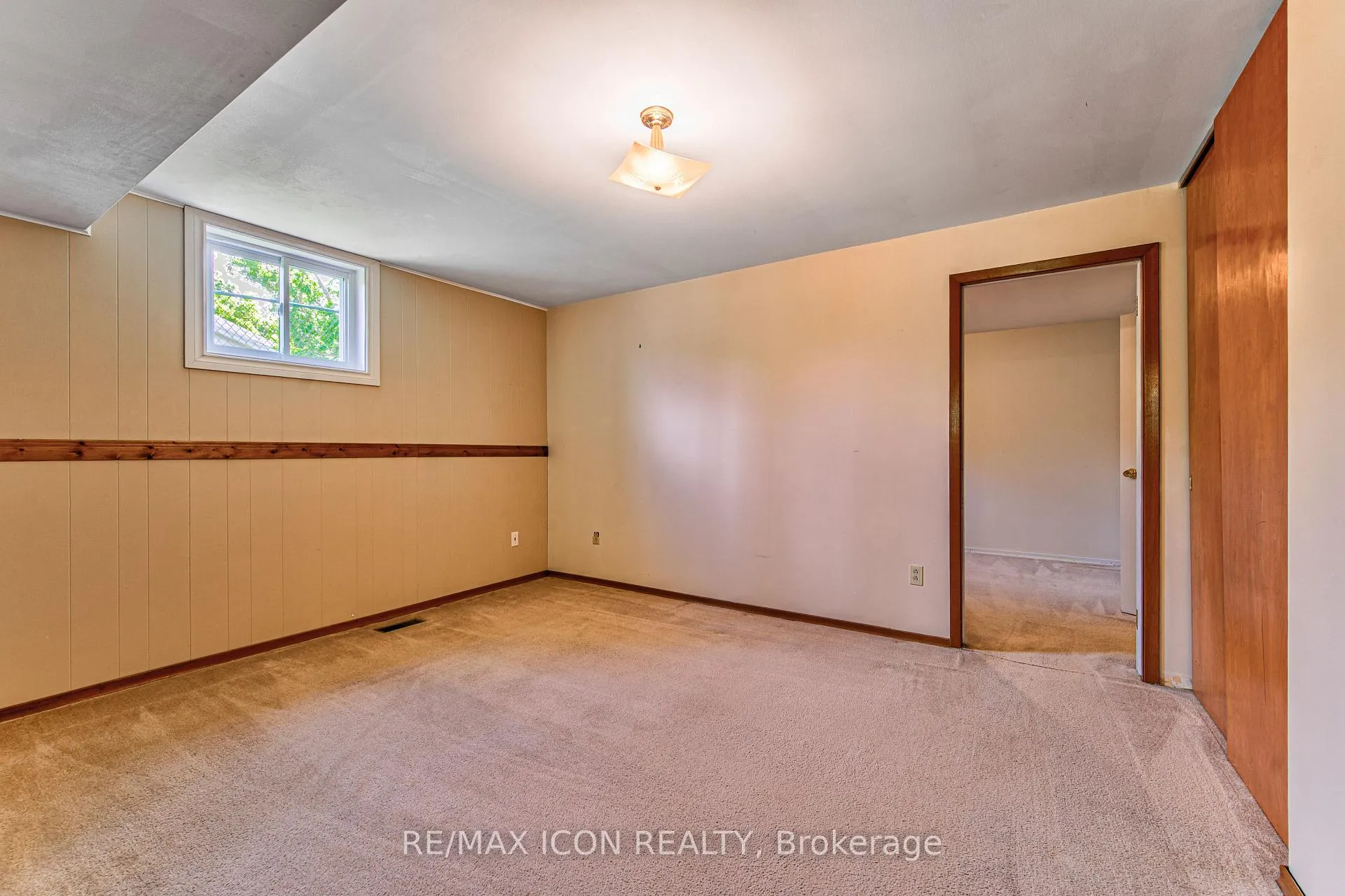 Photo 38 of 598 Glen Forrest Boulevard, Waterloo — HOMEH