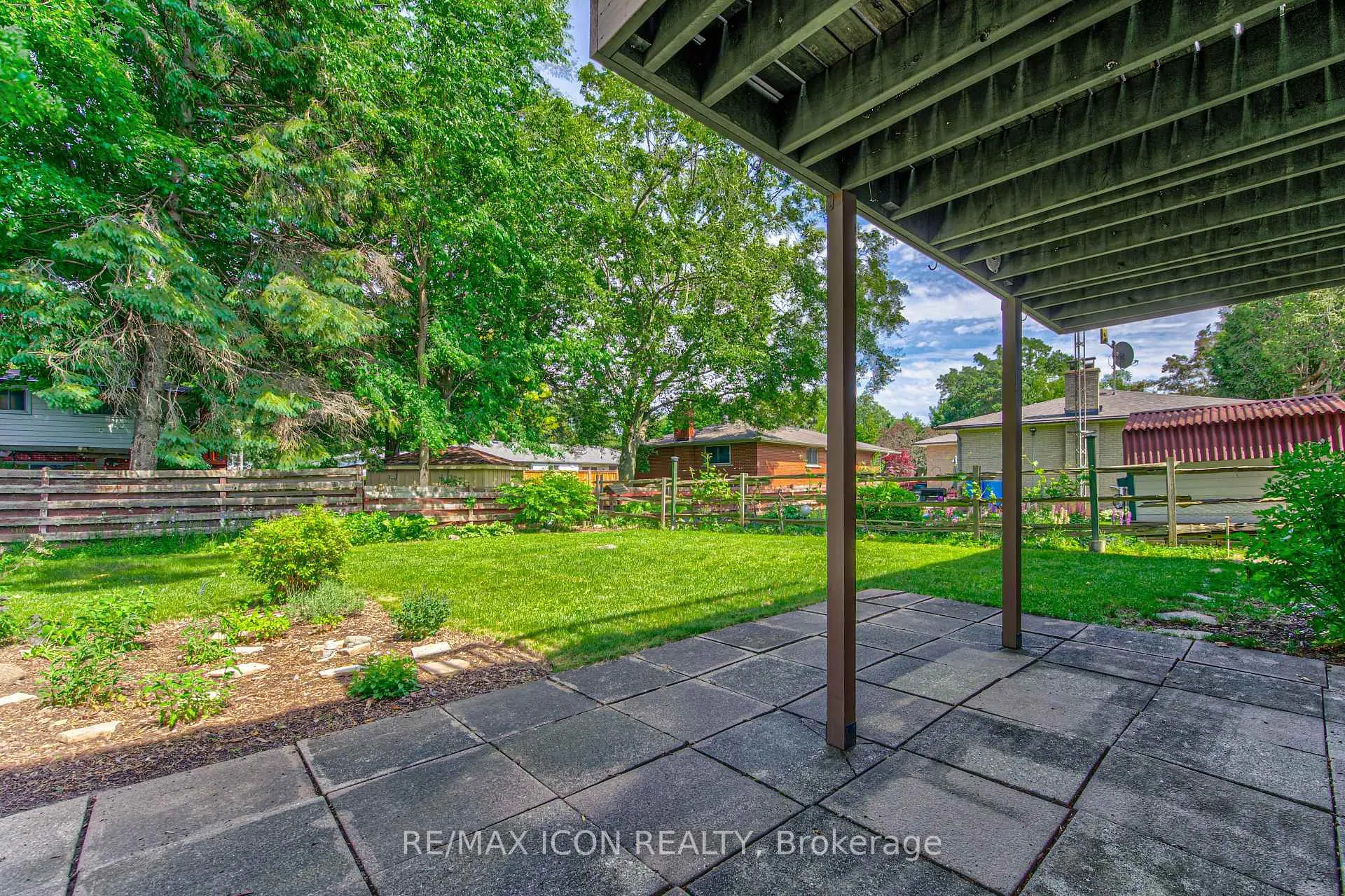 Photo 42 of 598 Glen Forrest Boulevard, Waterloo — HOMEH