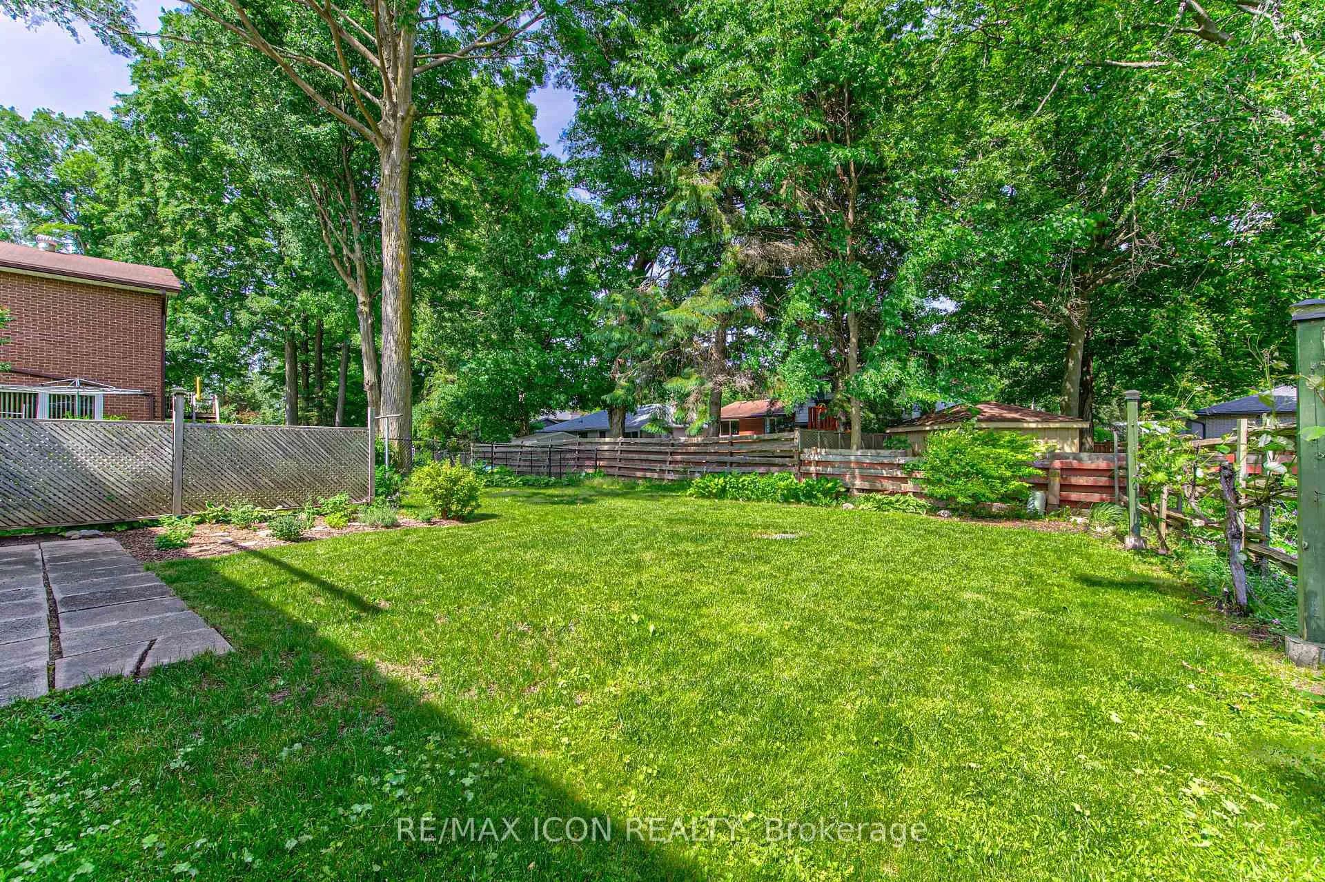 Photo 44 of 598 Glen Forrest Boulevard, Waterloo — HOMEH