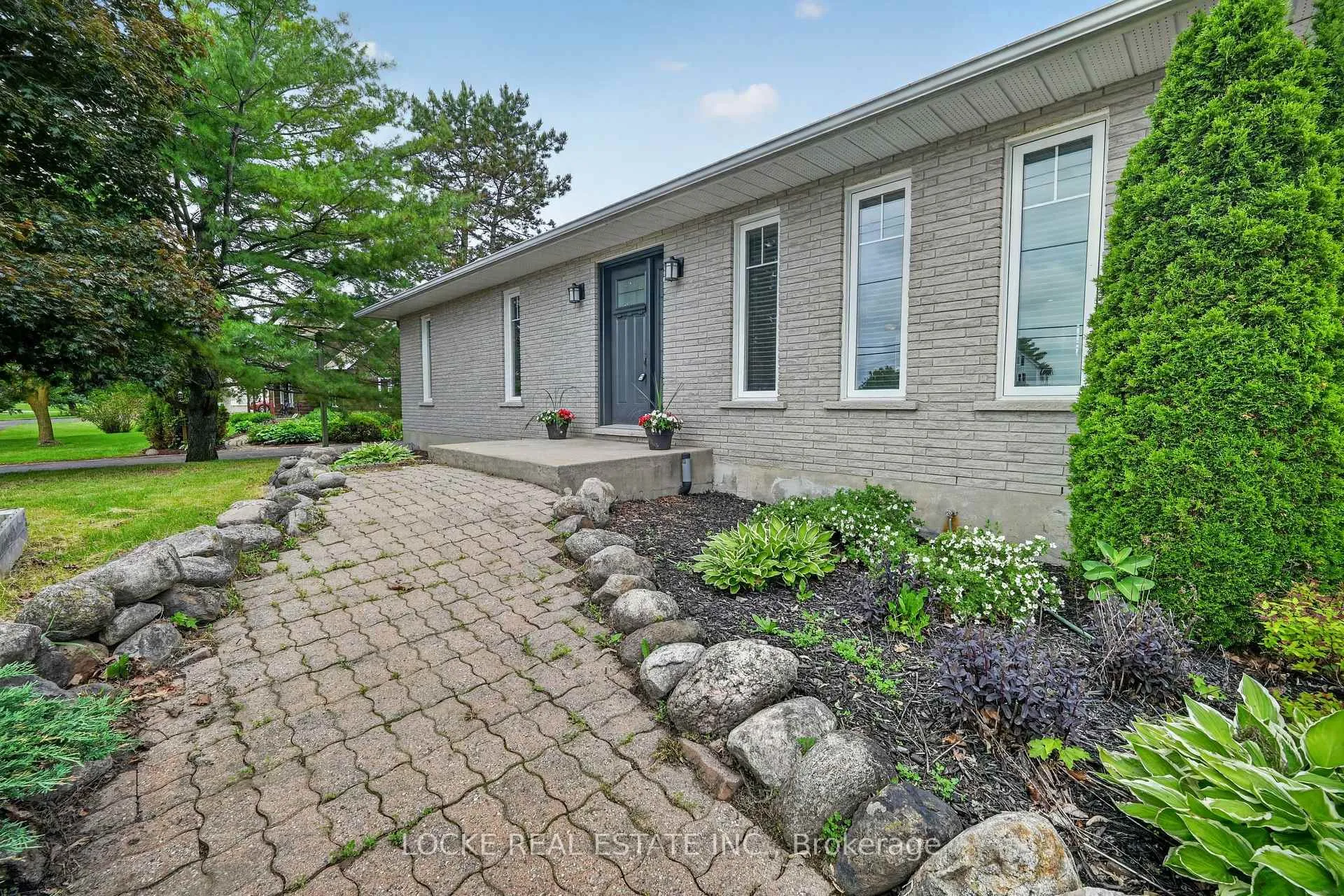 Photo 3 of 3391 Sarsfield Road, Ottawa, Cumberland West — HOMEH