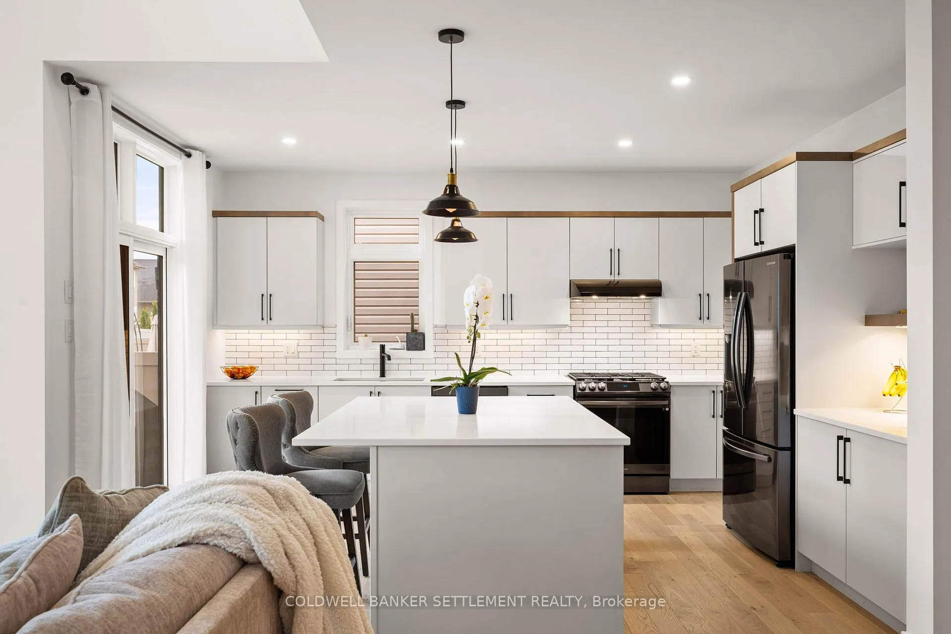 Photo 11 of 682 Borbridge Avenue, Ottawa, Riverside South/Gloucester Glen — HOMEH