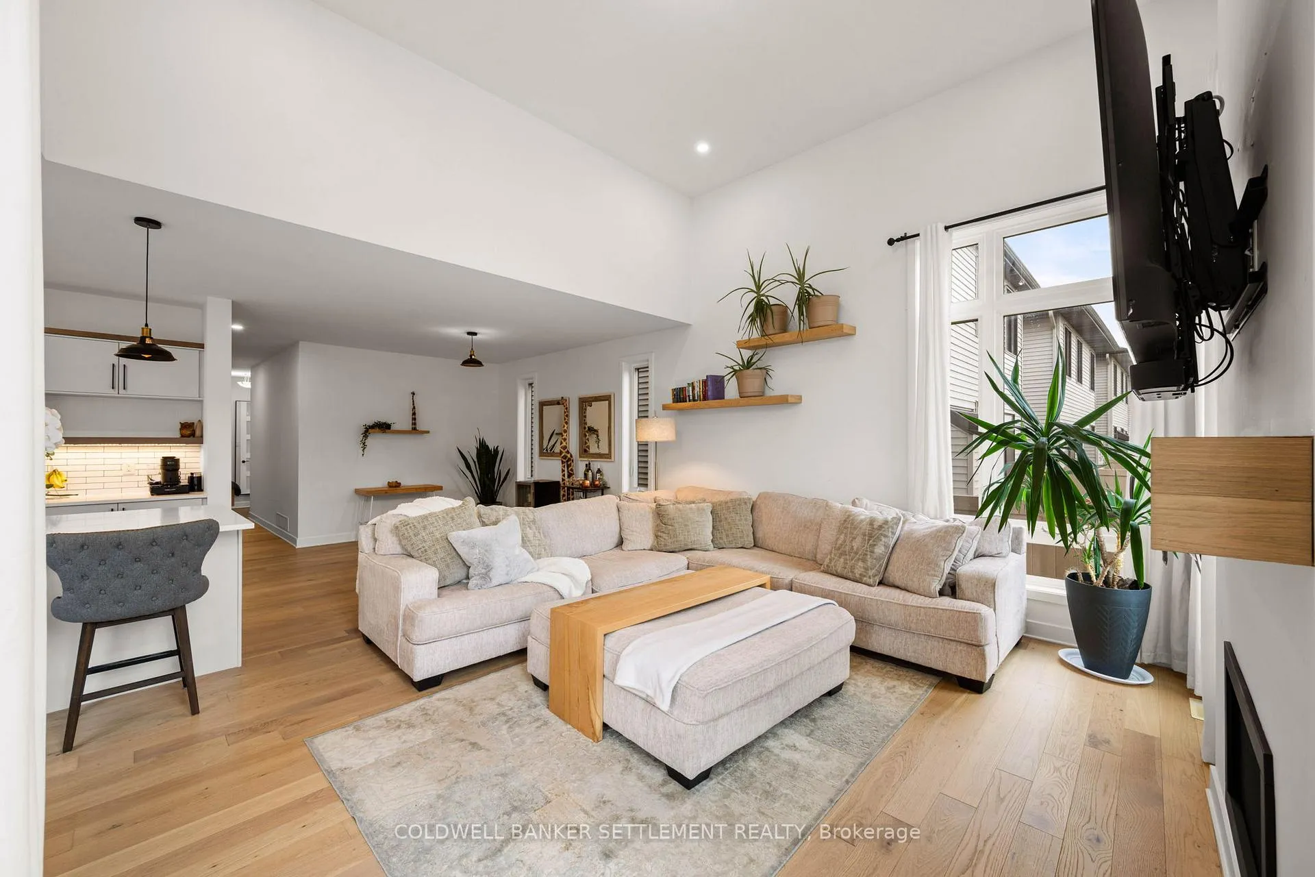 Photo 23 of 682 Borbridge Avenue, Ottawa, Riverside South/Gloucester Glen — HOMEH