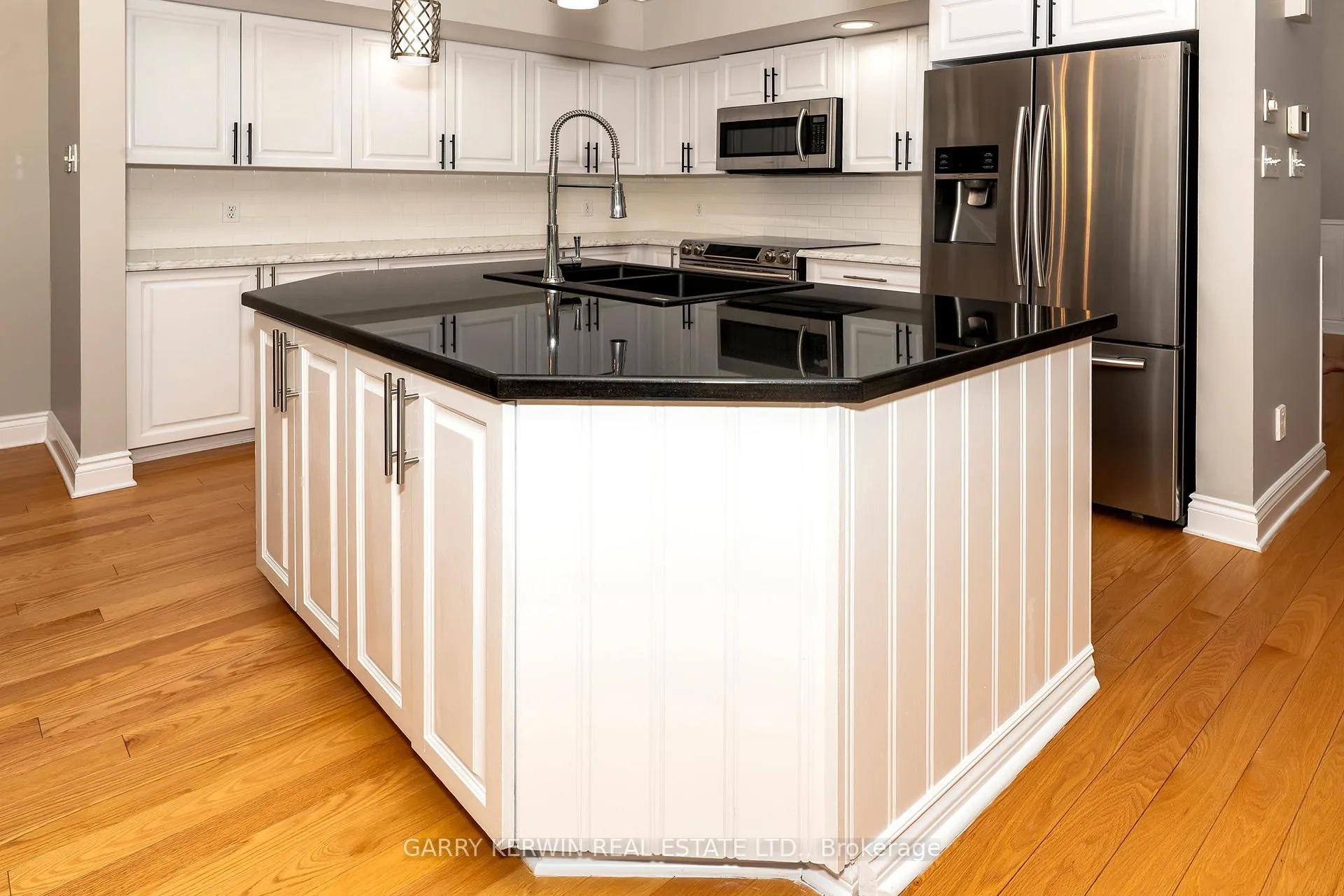 Photo 13 of 77 Birchfield Avenue, Ottawa, Kanata - Emerald Meadows/Trailwest — HOMEH