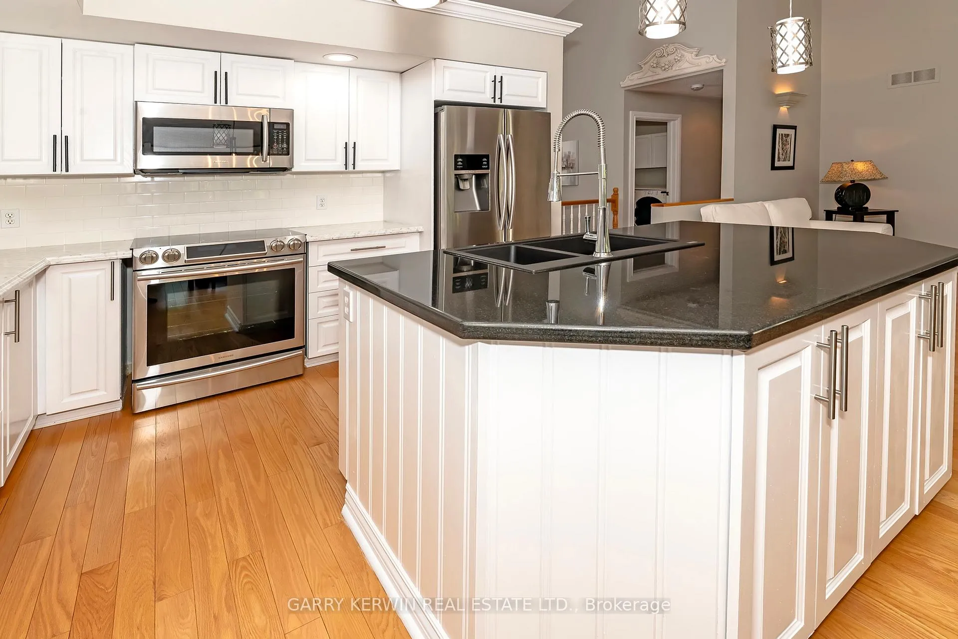 Photo 14 of 77 Birchfield Avenue, Ottawa, Kanata - Emerald Meadows/Trailwest — HOMEH