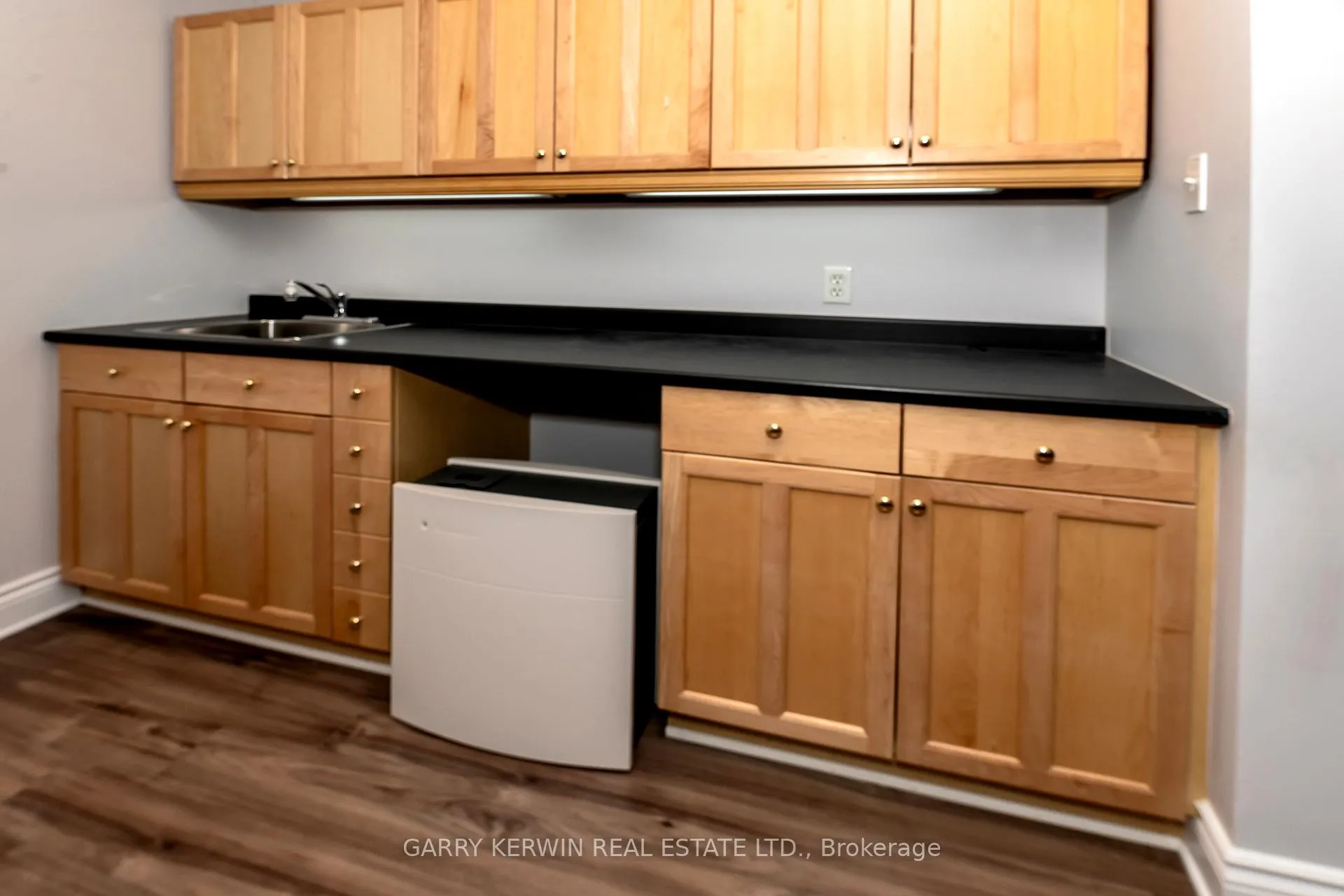 Photo 32 of 77 Birchfield Avenue, Ottawa, Kanata - Emerald Meadows/Trailwest — HOMEH