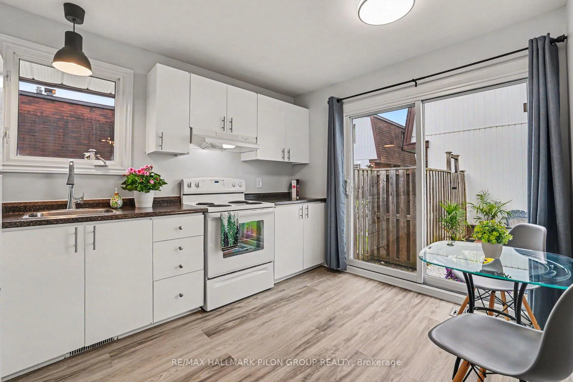 Photo 7 of Unit 70, 2210 Loyola Avenue, Ottawa, Beaconwood — HOMEH