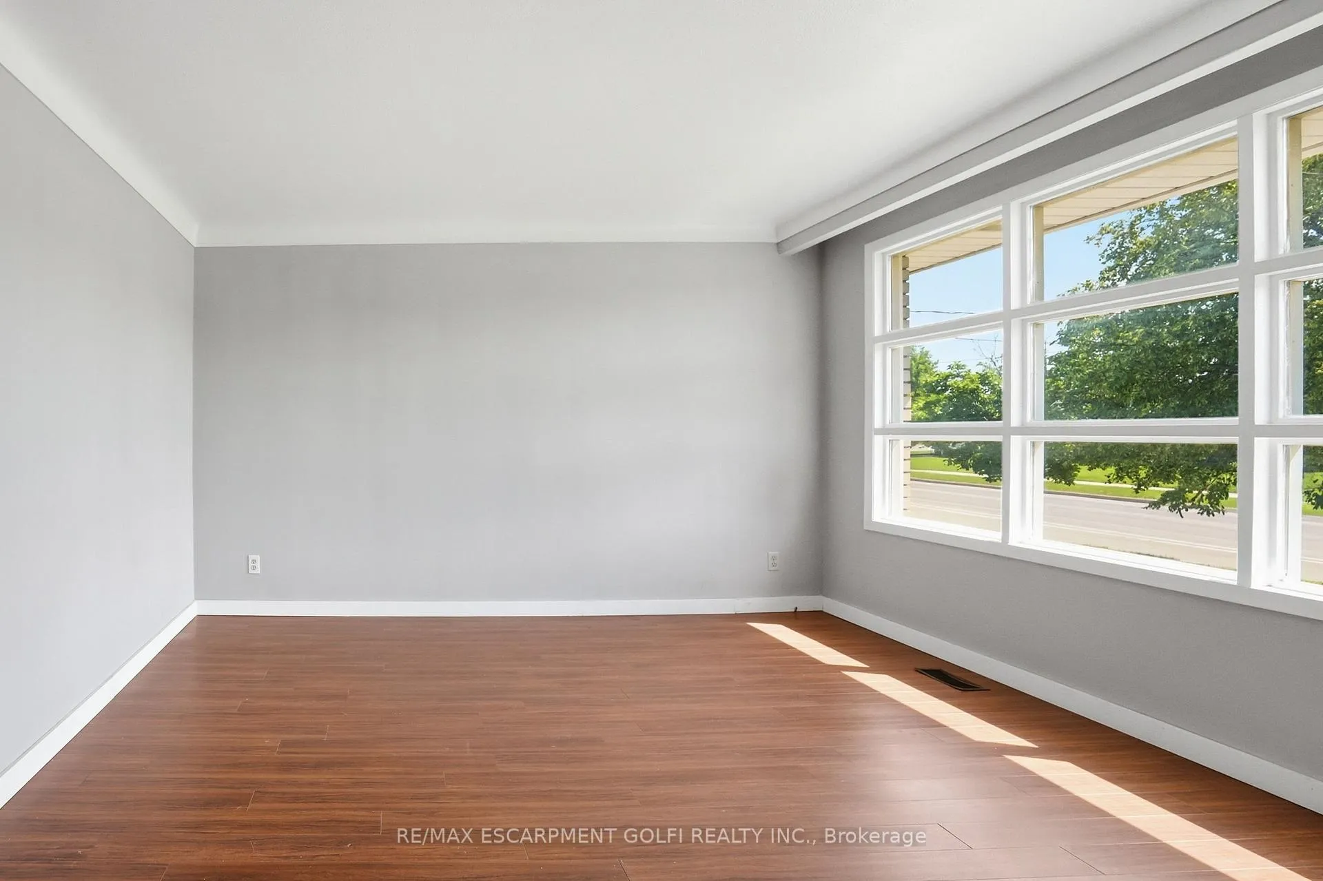 Photo 5 of 127 Wellington Street, Welland, Lincoln/Crowland — HOMEH