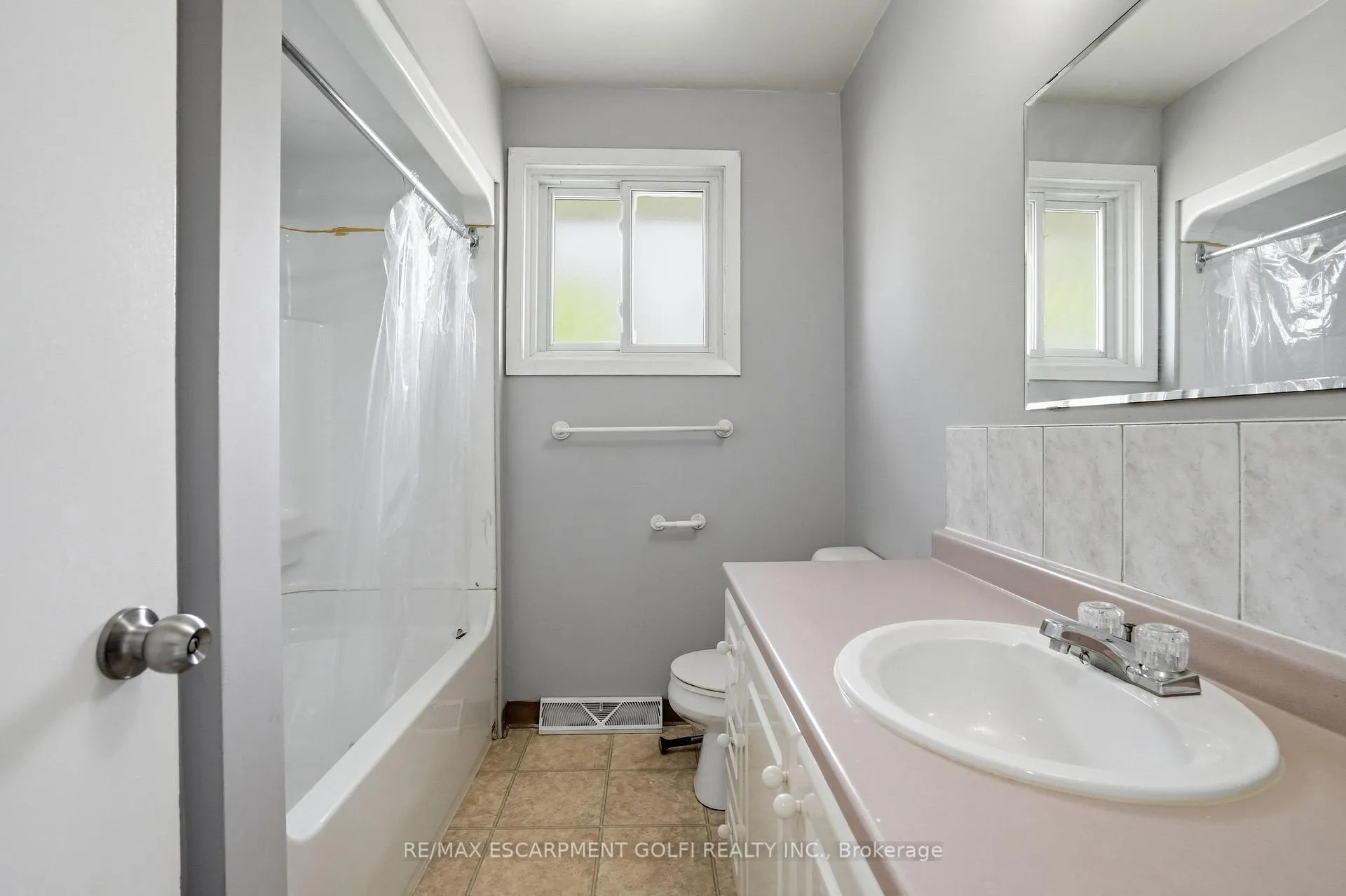 Photo 19 of 127 Wellington Street, Welland, Lincoln/Crowland — HOMEH