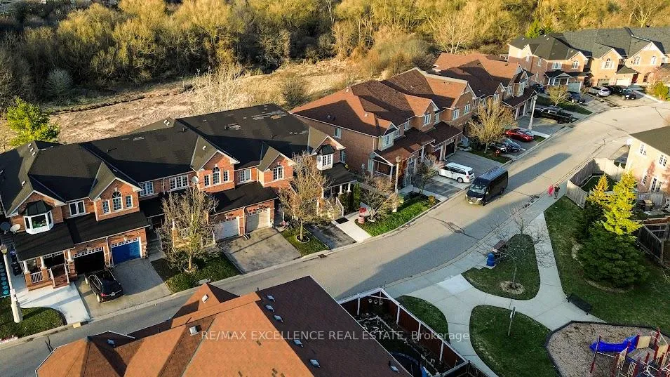 Photo 34 of 99 Rockgarden Trail, Brampton, Sandringham-Wellington — HOMEH
