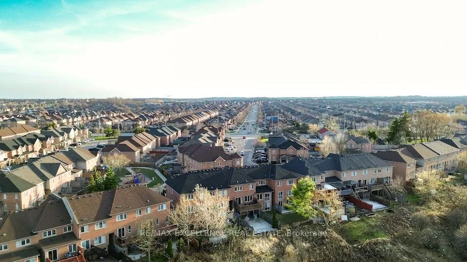 Photo 35 of 99 Rockgarden Trail, Brampton, Sandringham-Wellington — HOMEH