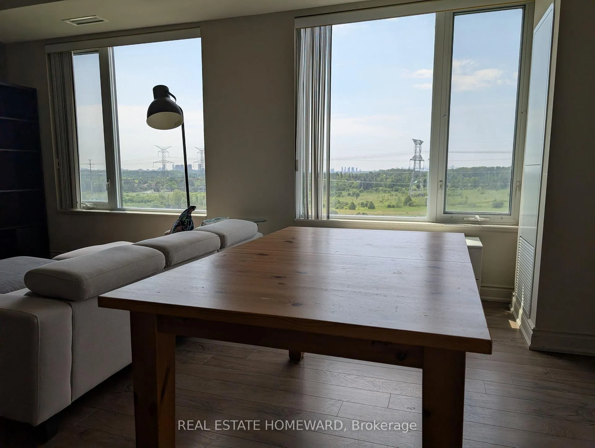 Photo 3 of Unit 915, 325 South Park Road, Markham, Commerce Valley — HOMEH