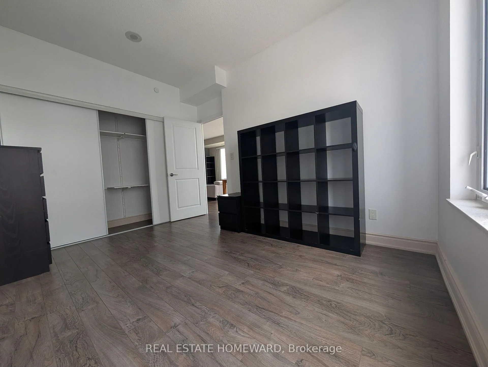 Photo 7 of Unit 915, 325 South Park Road, Markham, Commerce Valley — HOMEH