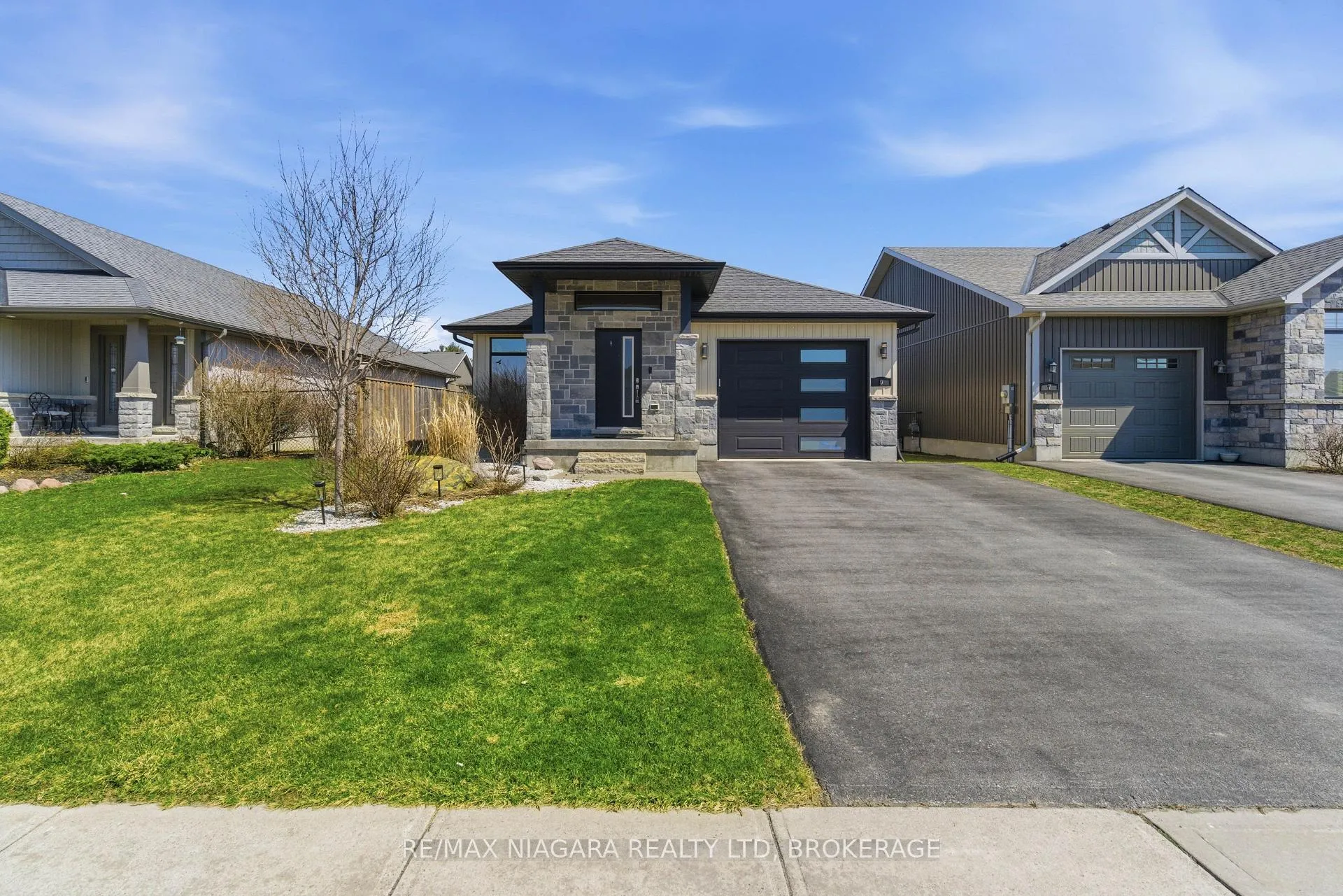 Photo 2 of 9 Granite Drive, Belleville, Belleville Ward — HOMEH