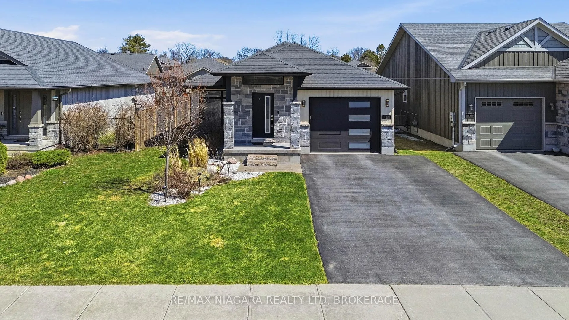 Photo 3 of 9 Granite Drive, Belleville, Belleville Ward — HOMEH