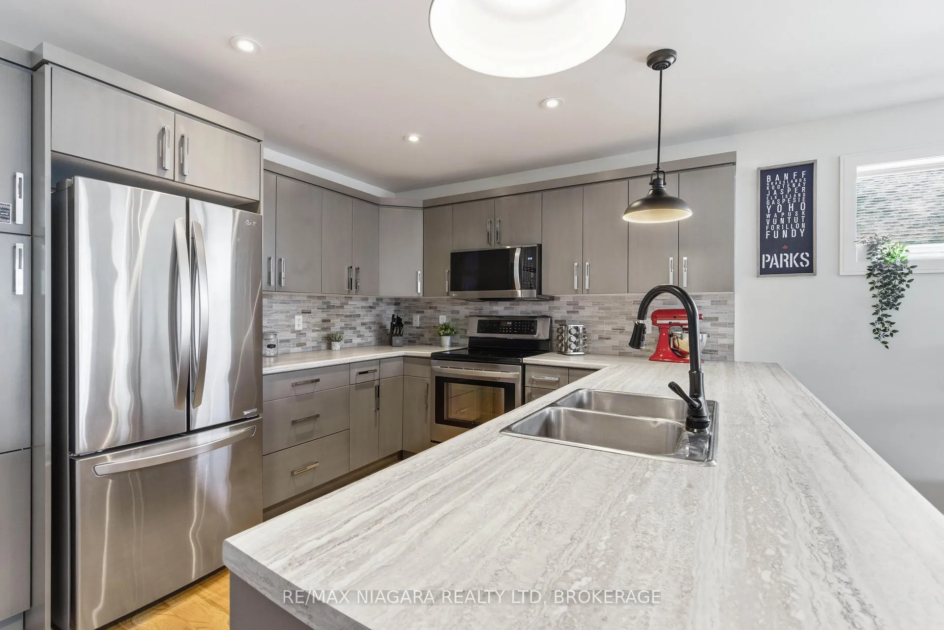 Photo 10 of 9 Granite Drive, Belleville, Belleville Ward — HOMEH