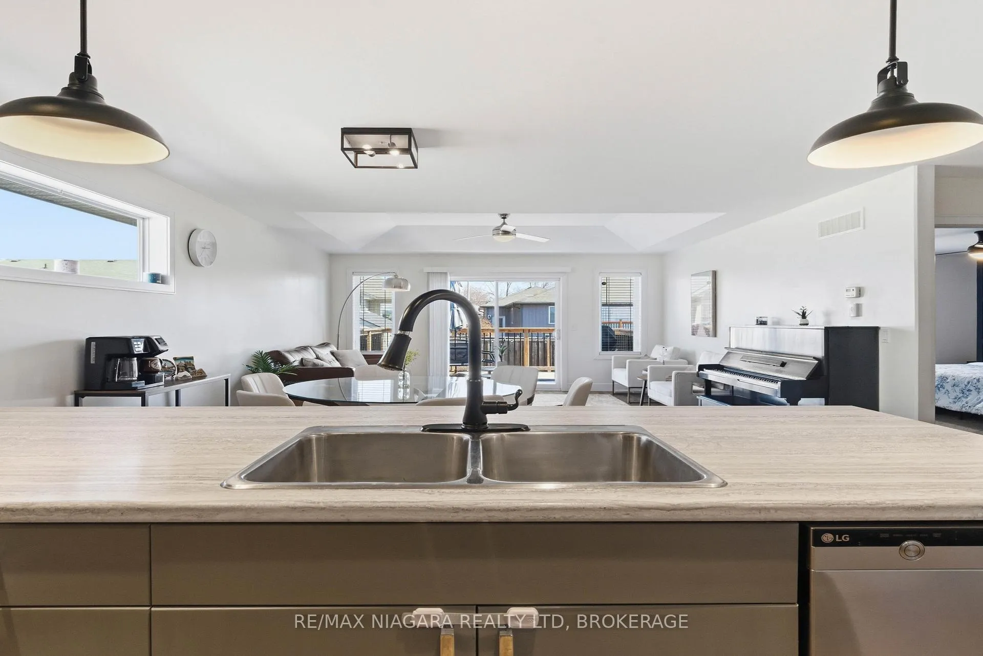Photo 11 of 9 Granite Drive, Belleville, Belleville Ward — HOMEH