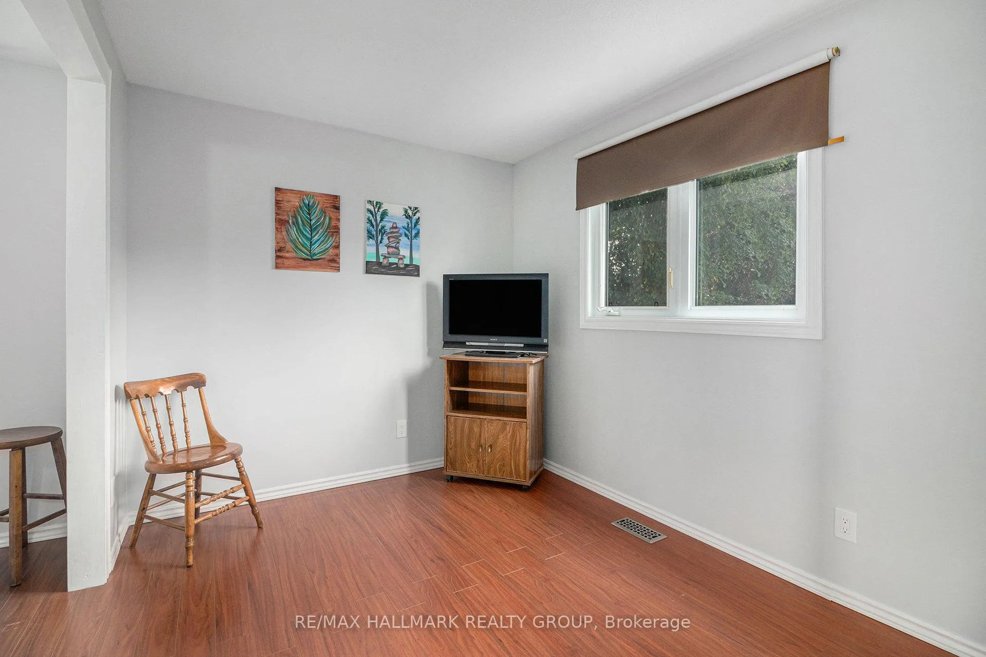 Photo 20 of 270 Mceachern Crescent, Ottawa, Bilberry Creek/Queenswood Heights — HOMEH