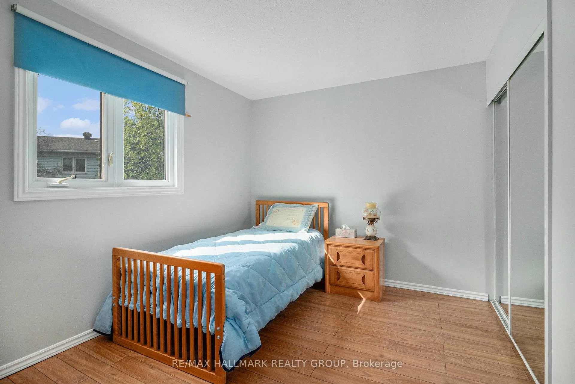 Photo 23 of 270 Mceachern Crescent, Ottawa, Bilberry Creek/Queenswood Heights — HOMEH