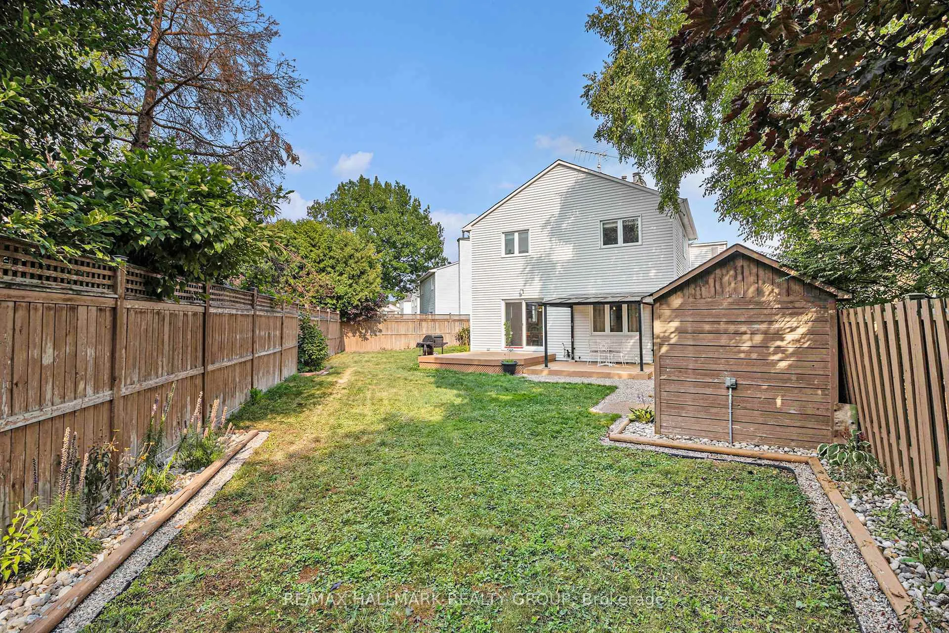 Photo 26 of 270 Mceachern Crescent, Ottawa, Bilberry Creek/Queenswood Heights — HOMEH